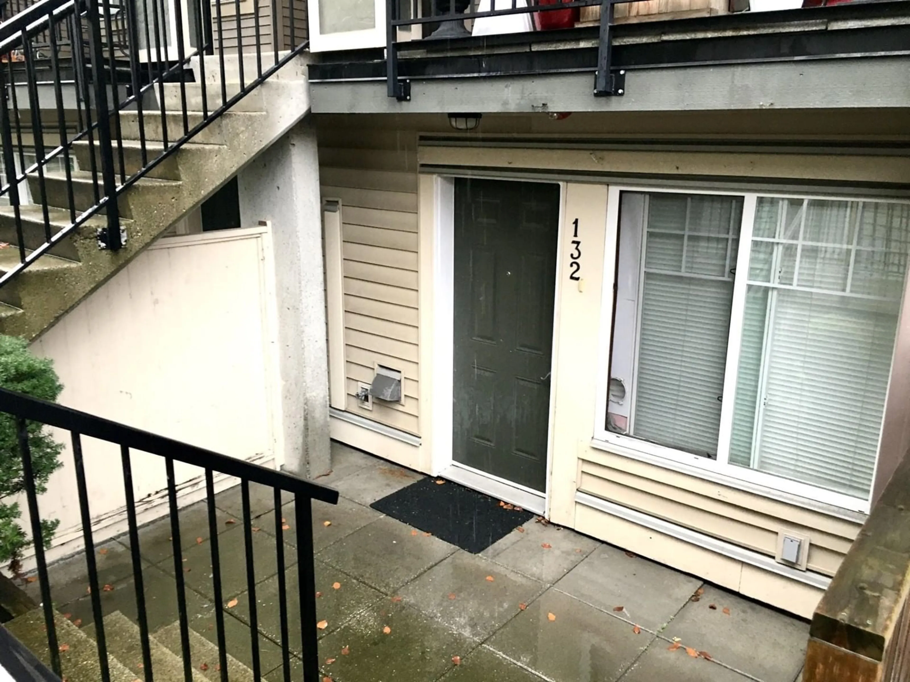 A pic from exterior of the house or condo, the front or back of building for 132 13958 108 AVENUE, Surrey British Columbia V3T0B4