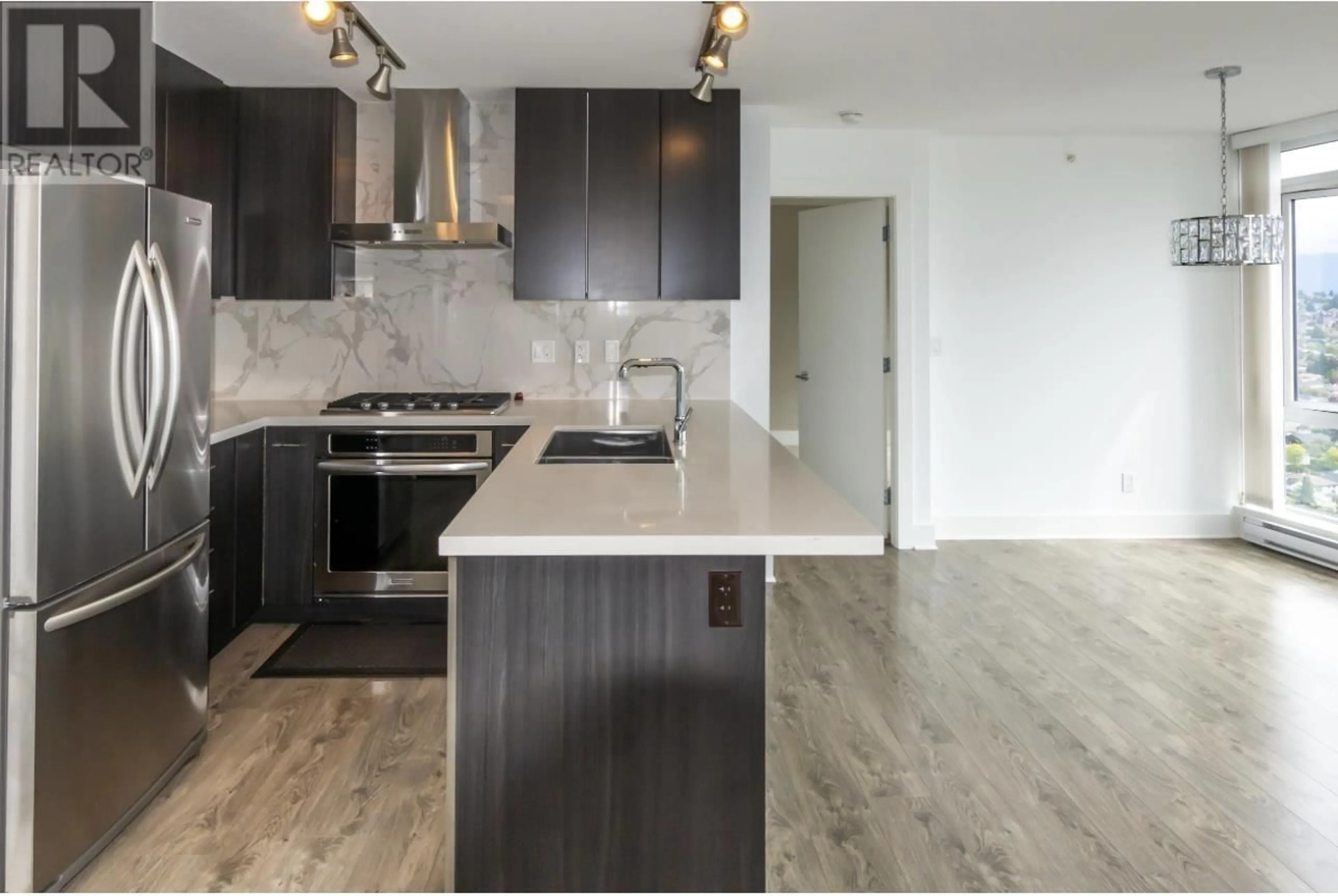 Open concept kitchen for 3308 4189 HALIFAX STREET, Burnaby British Columbia V5C0H9