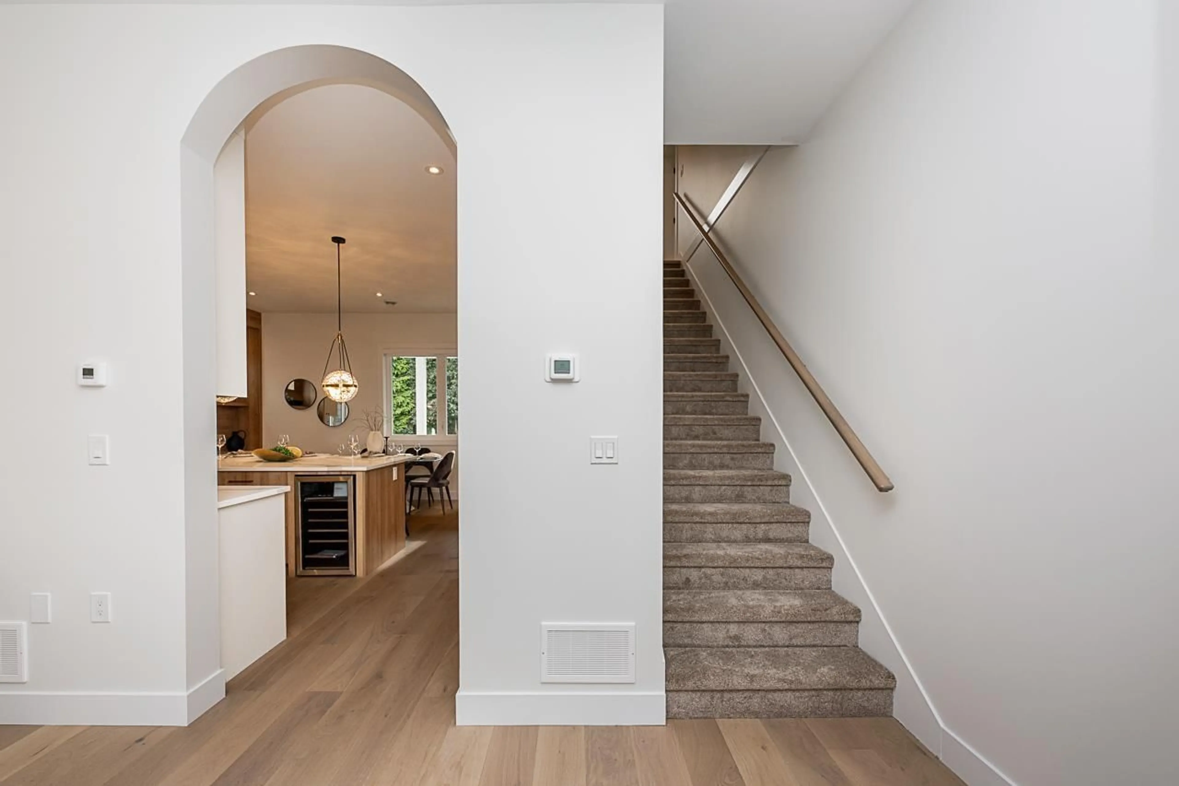 Stairs for 16022 9A AVENUE, Surrey British Columbia V4A9A7