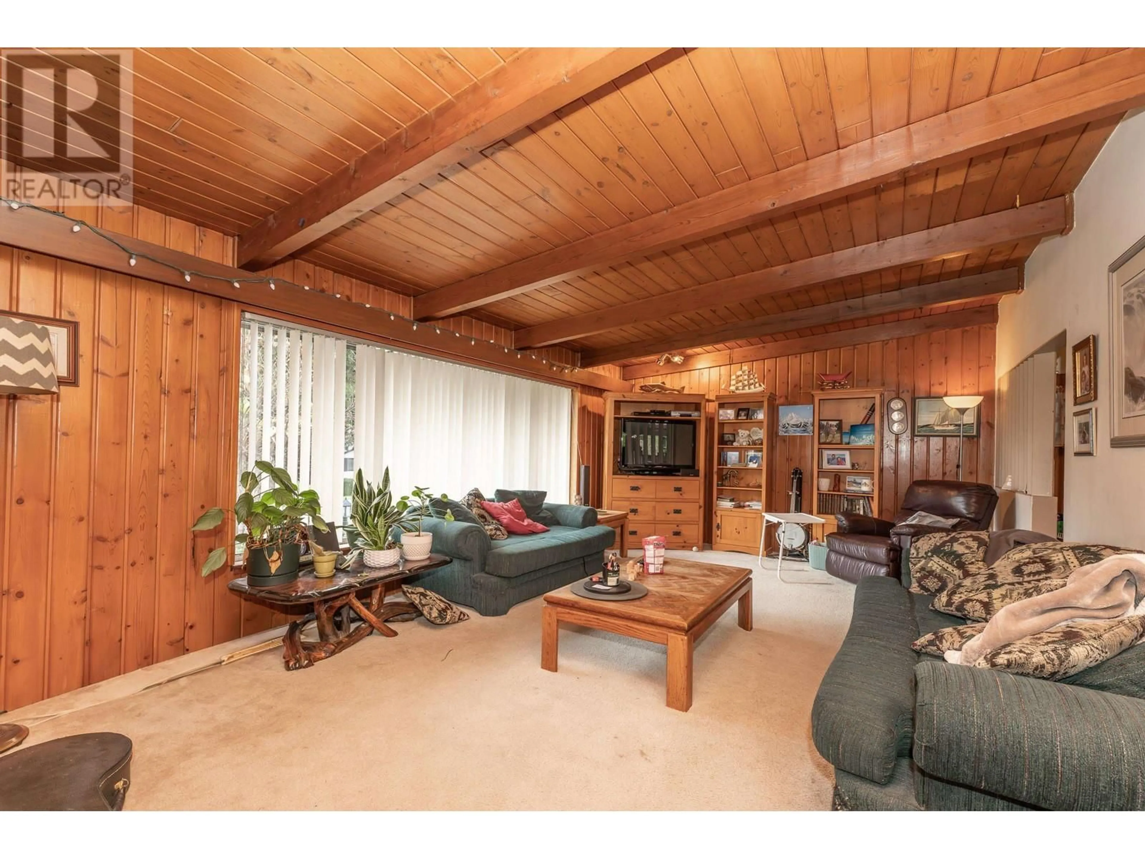 Living room, wood floors for 12250 SKILLEN STREET, Maple Ridge British Columbia V2X4X3