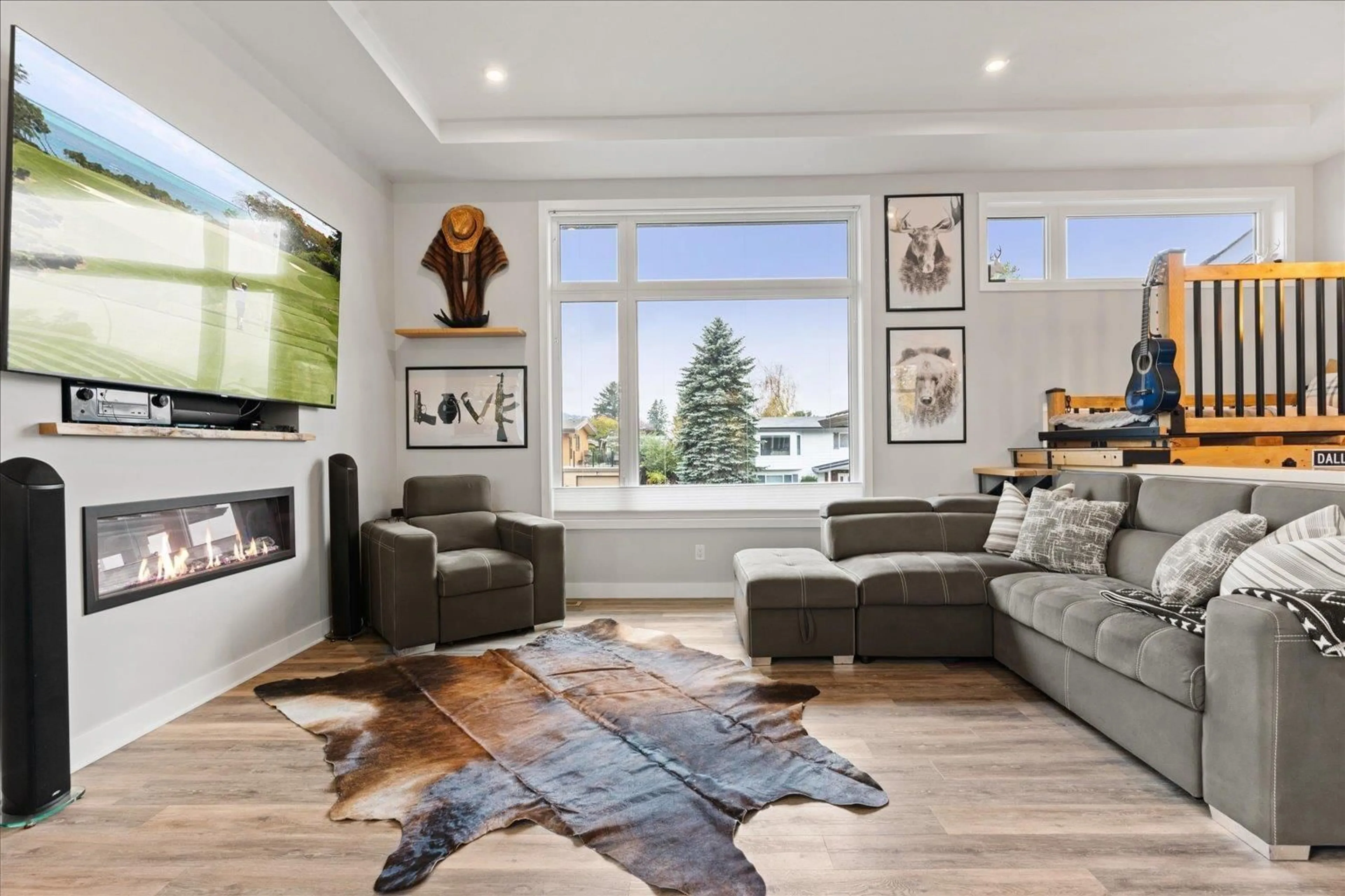 Living room, wood floors for 45862 SILVER AVENUE, Chilliwack British Columbia V2R3T4