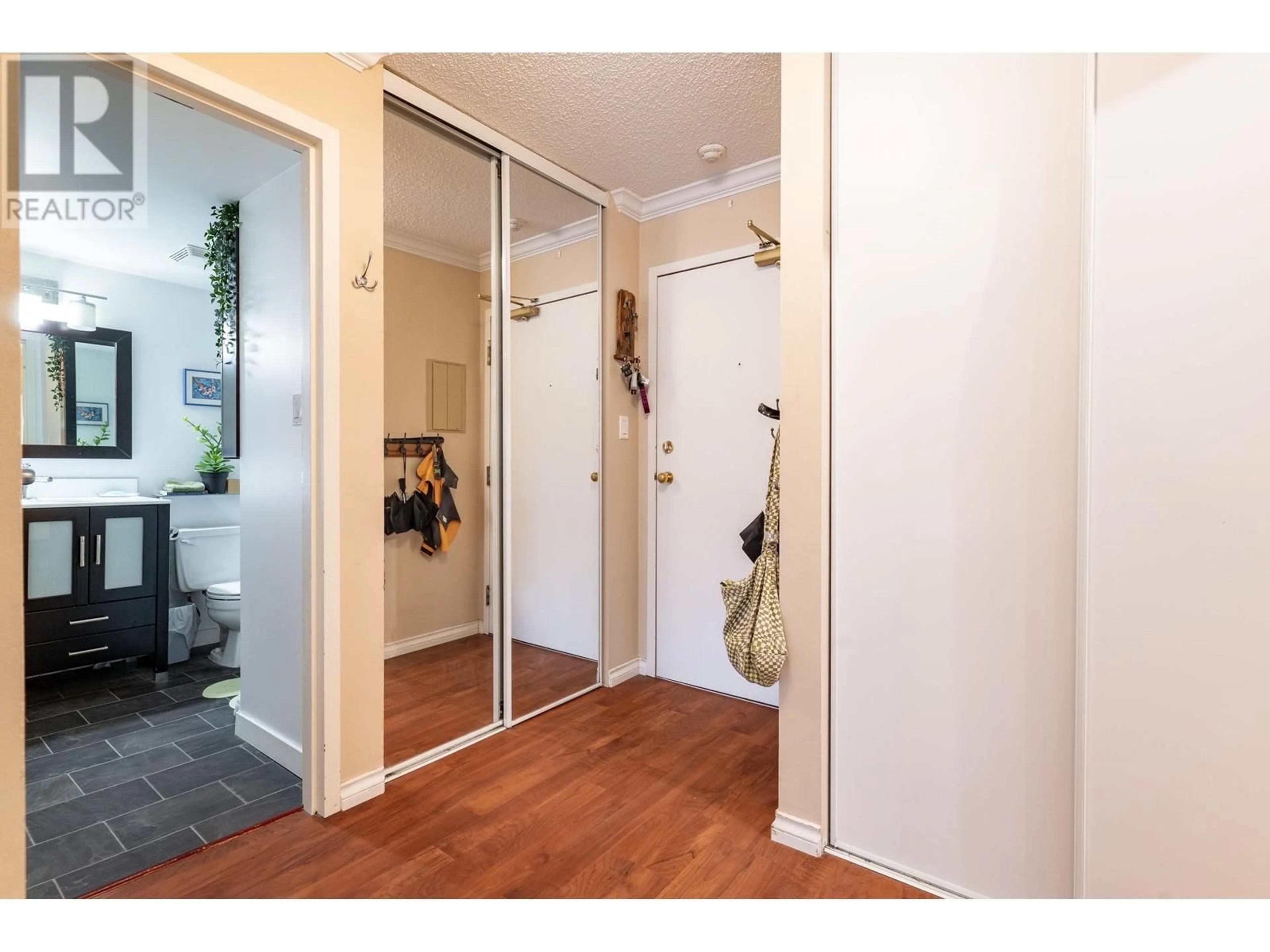 Indoor entryway, wood floors for 205 1690 AUGUSTA AVENUE, Burnaby British Columbia V5A2V6