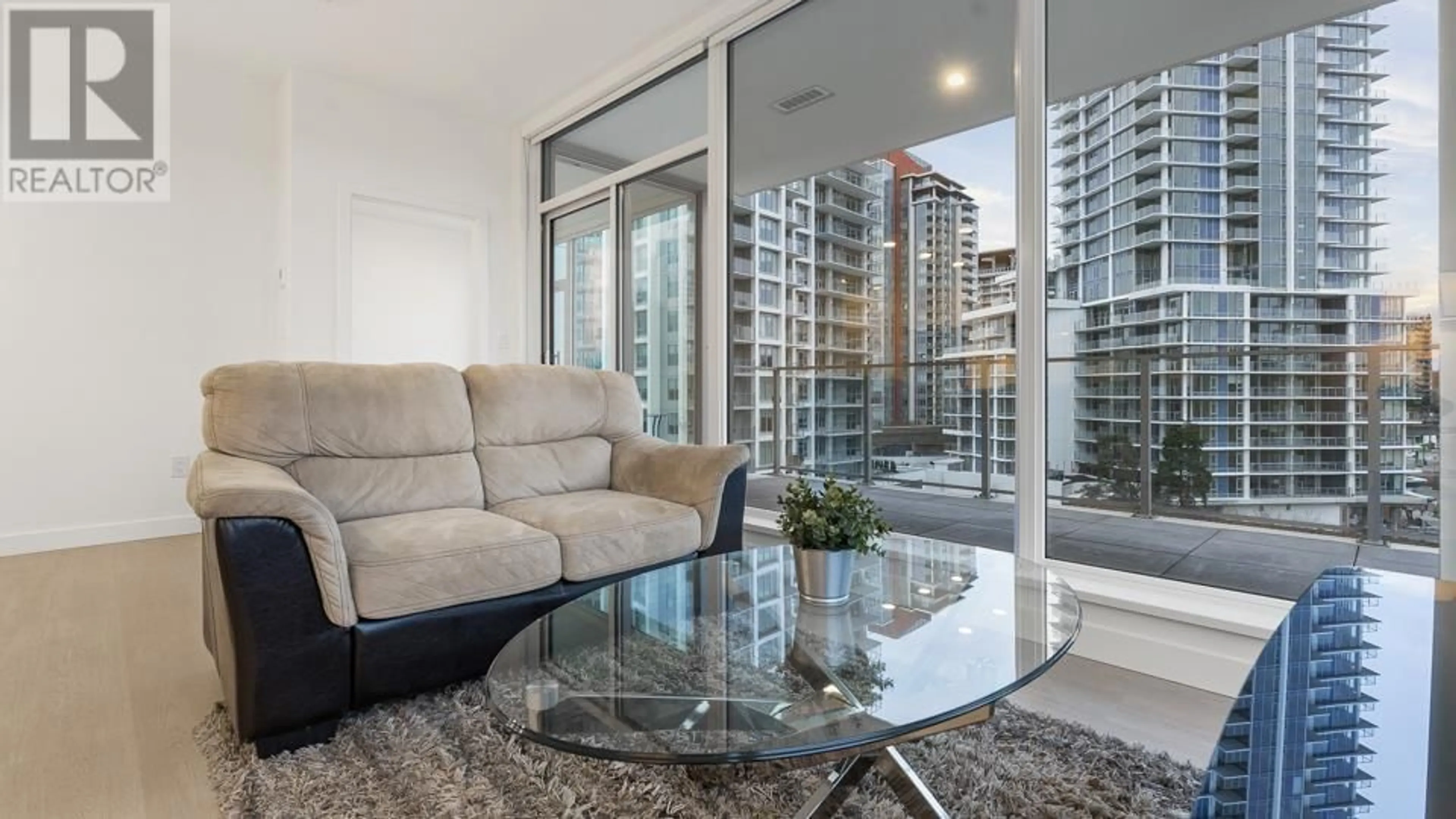 Living room, carpet floors for 703 699 WHITING WAY, Coquitlam British Columbia V3J0N7