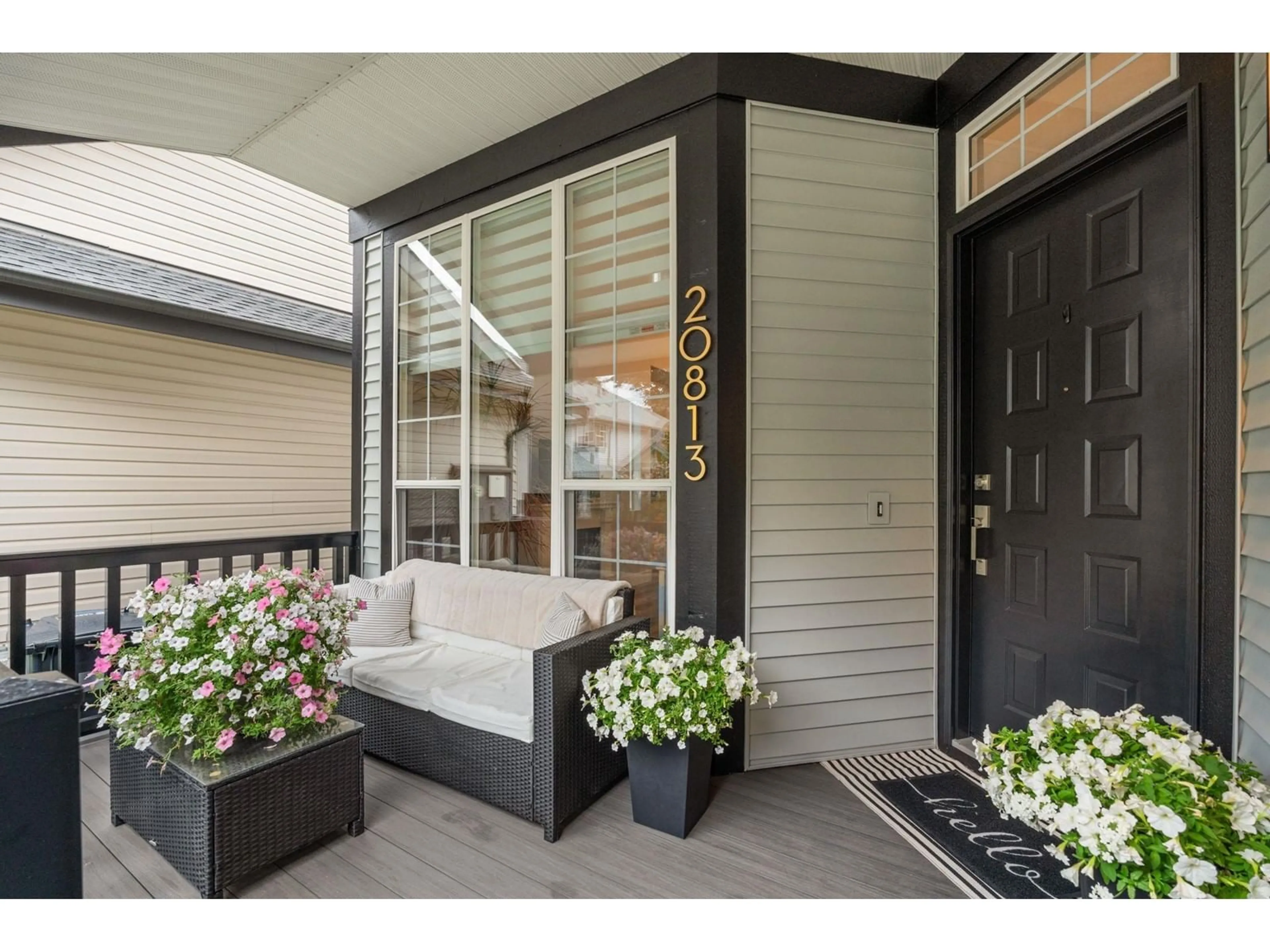 Indoor entryway, wood floors for 20813 97 AVENUE, Langley British Columbia V1M3Z1