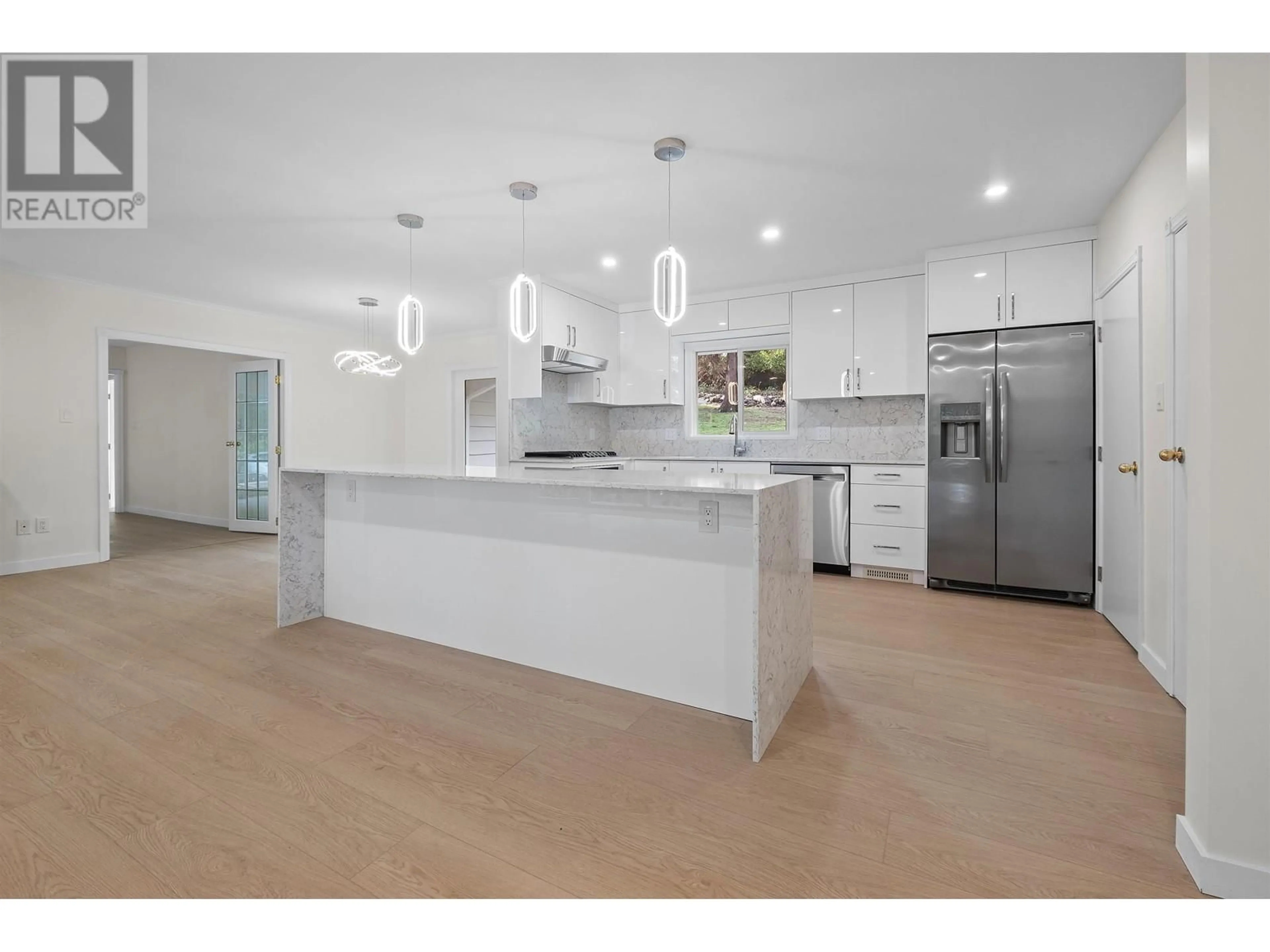 Open concept kitchen for 441 SOUTHBOROUGH DRIVE, West Vancouver British Columbia V7S1M3