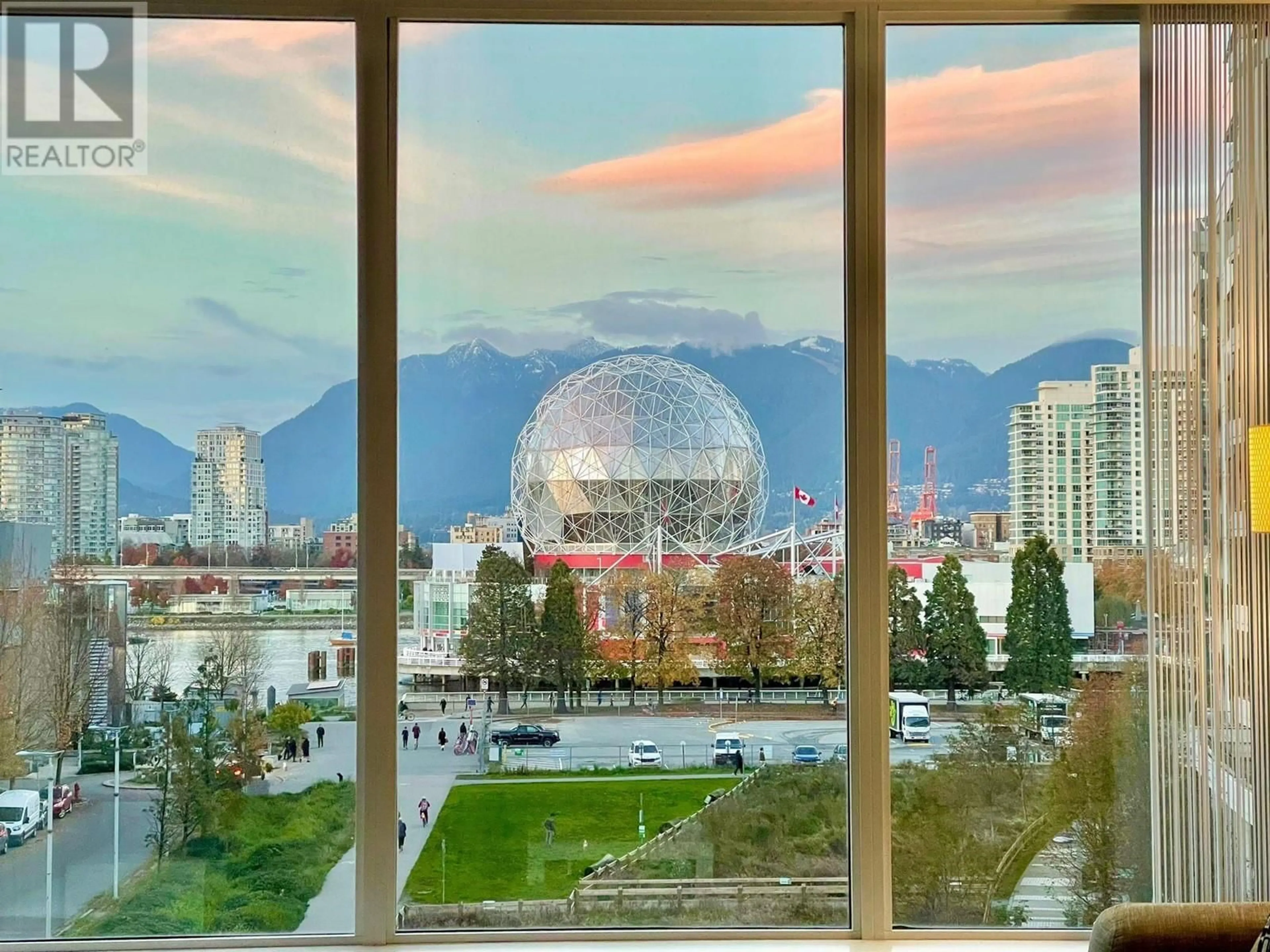 A pic from exterior of the house or condo, the view of city buildings for 506 1708 ONTARIO STREET, Vancouver British Columbia V5T0J7