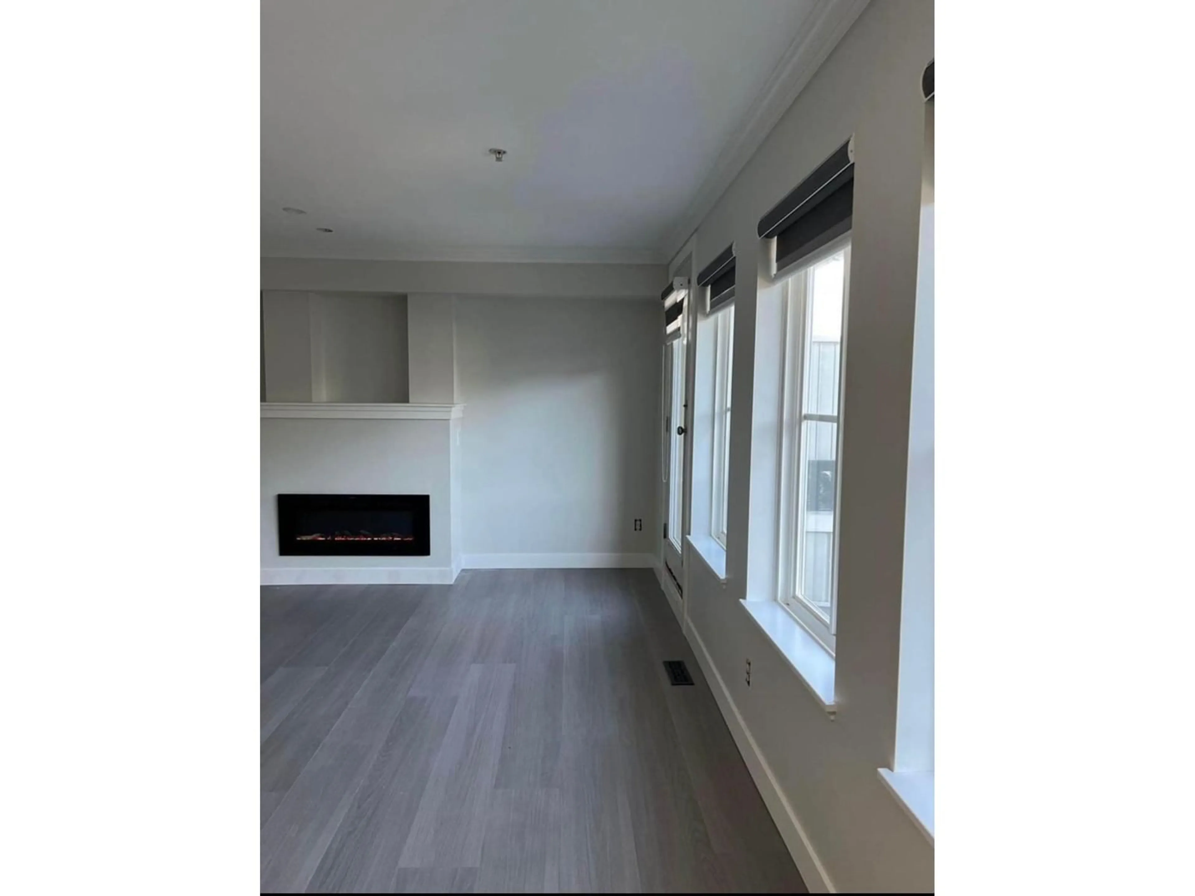 A pic of a room for 10 - 12040 68, Surrey British Columbia V3W1P5