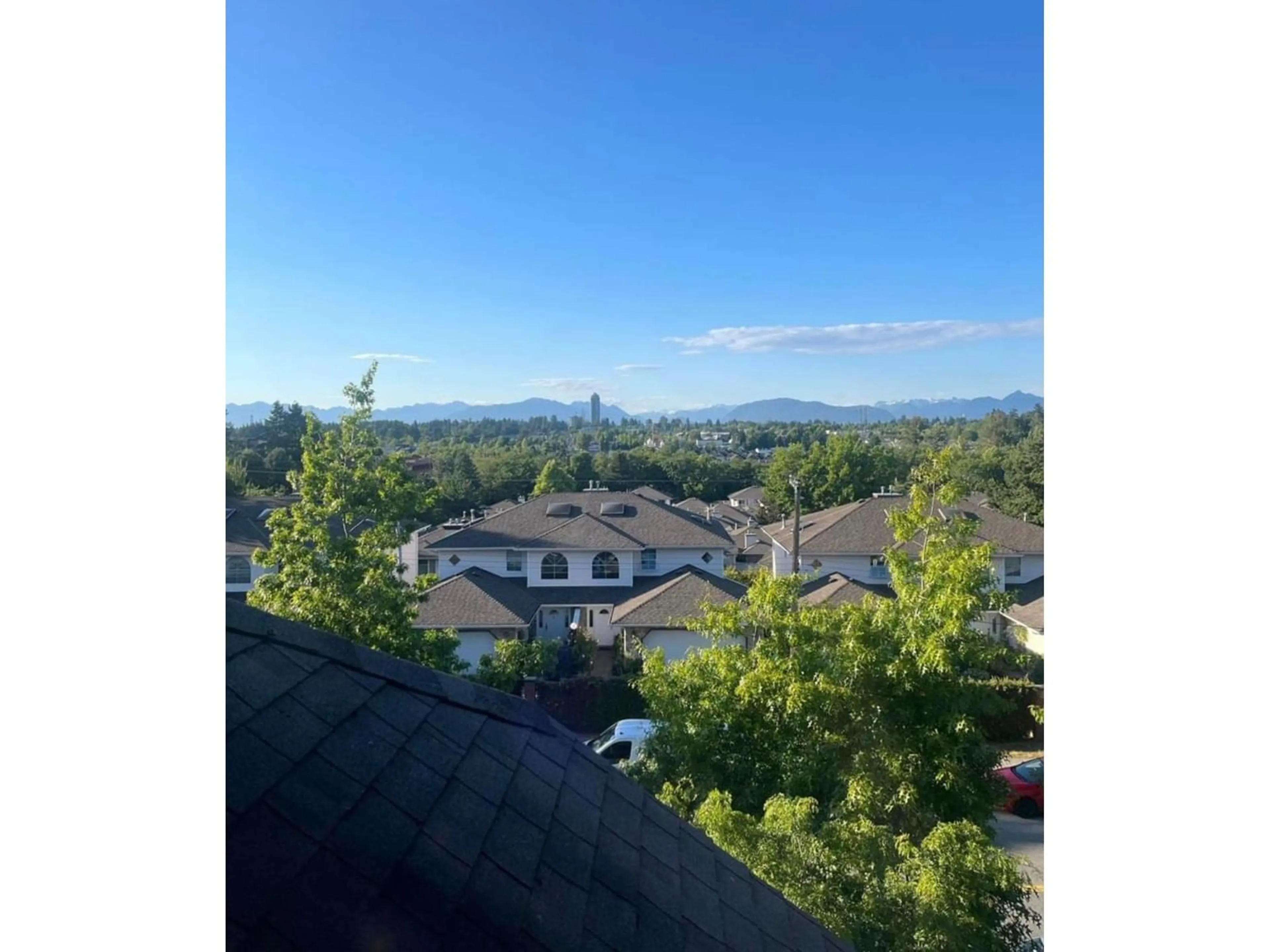 A pic from outside/outdoor area/front of a property/back of a property/a pic from drone, mountain view for 10 - 12040 68, Surrey British Columbia V3W1P5