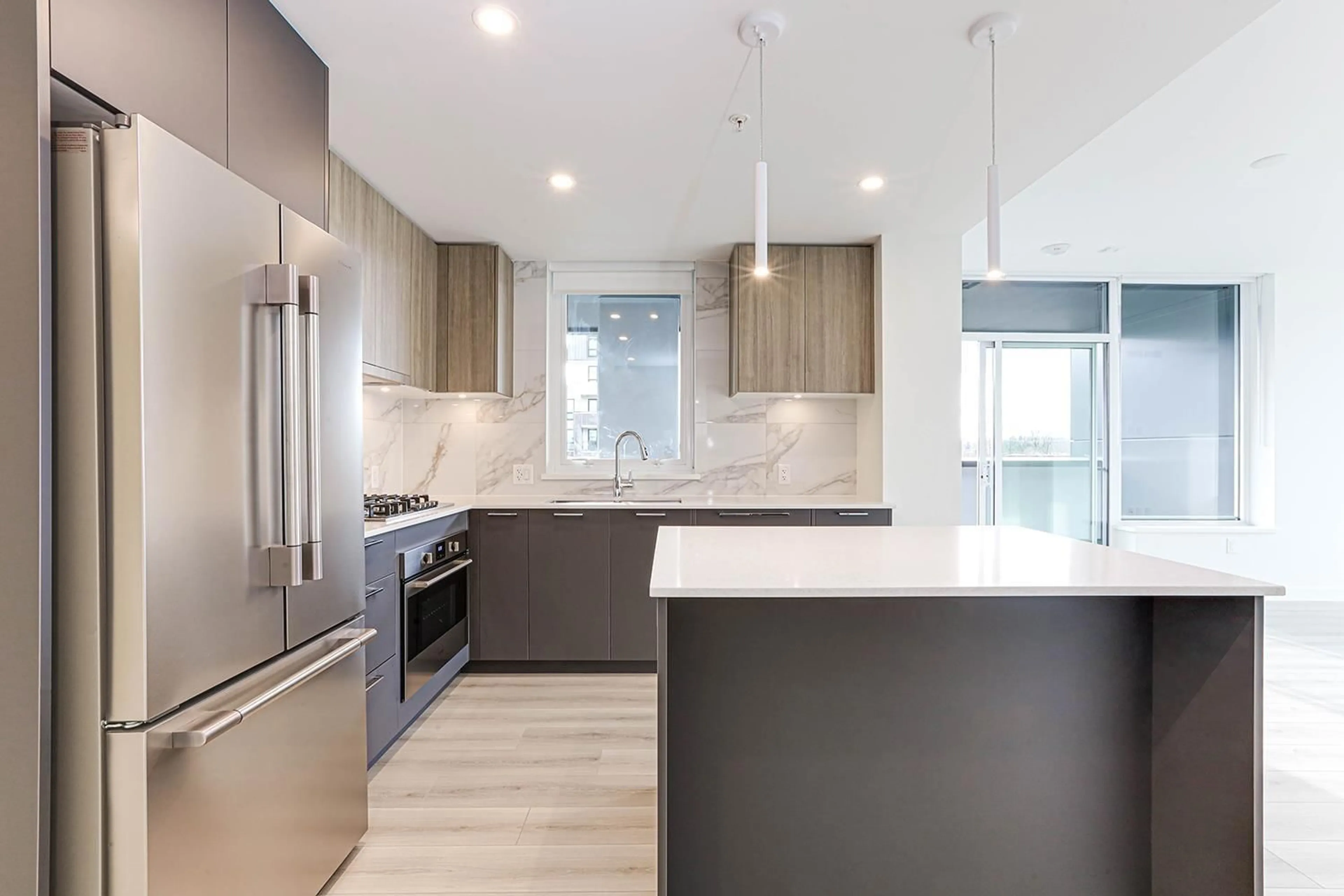Contemporary kitchen, unknown for 301 - 20065 85, Langley British Columbia V2Y3Y4