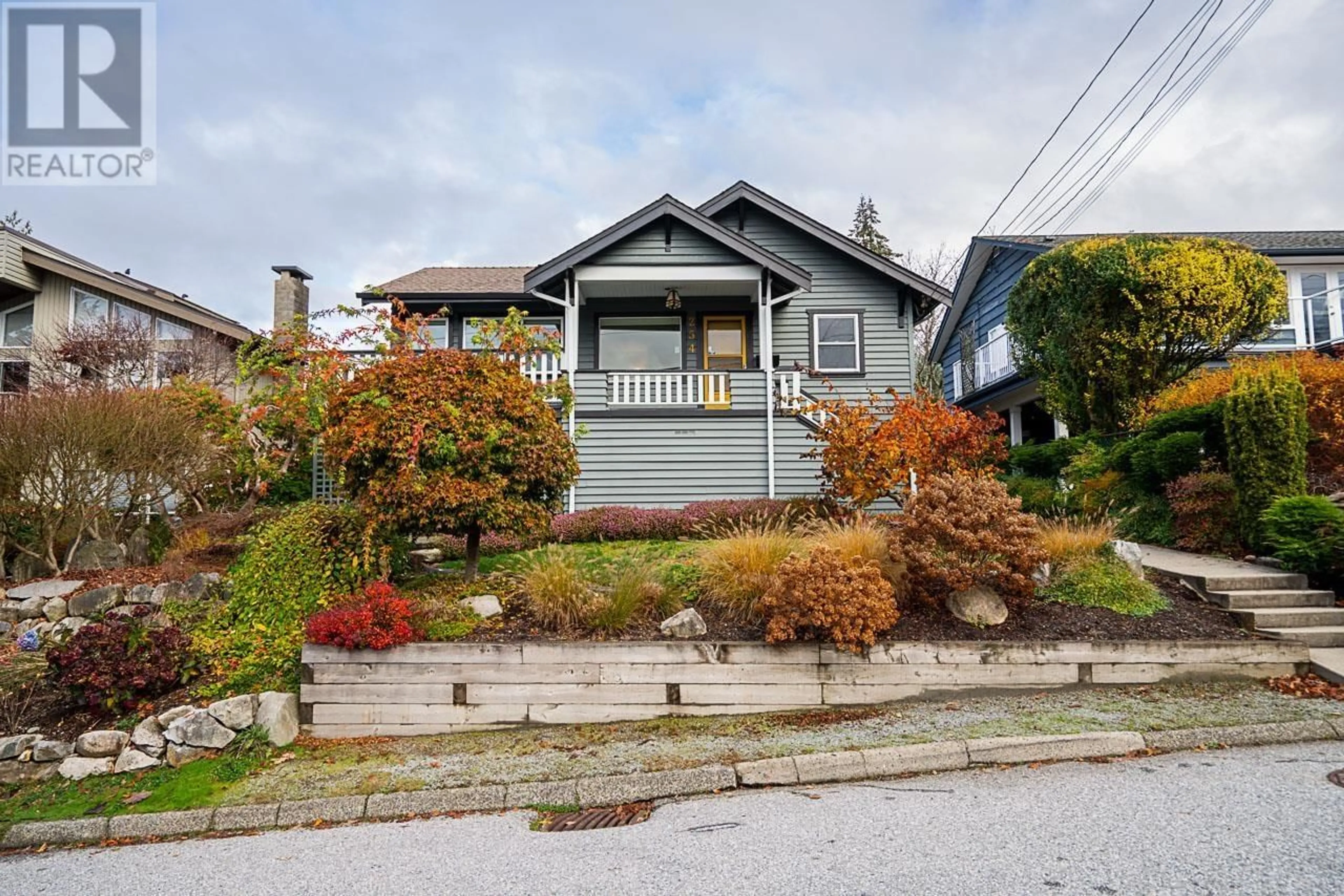 Frontside or backside of a home, the street view for 254 W WINDSOR ROAD, North Vancouver British Columbia V7N2N1