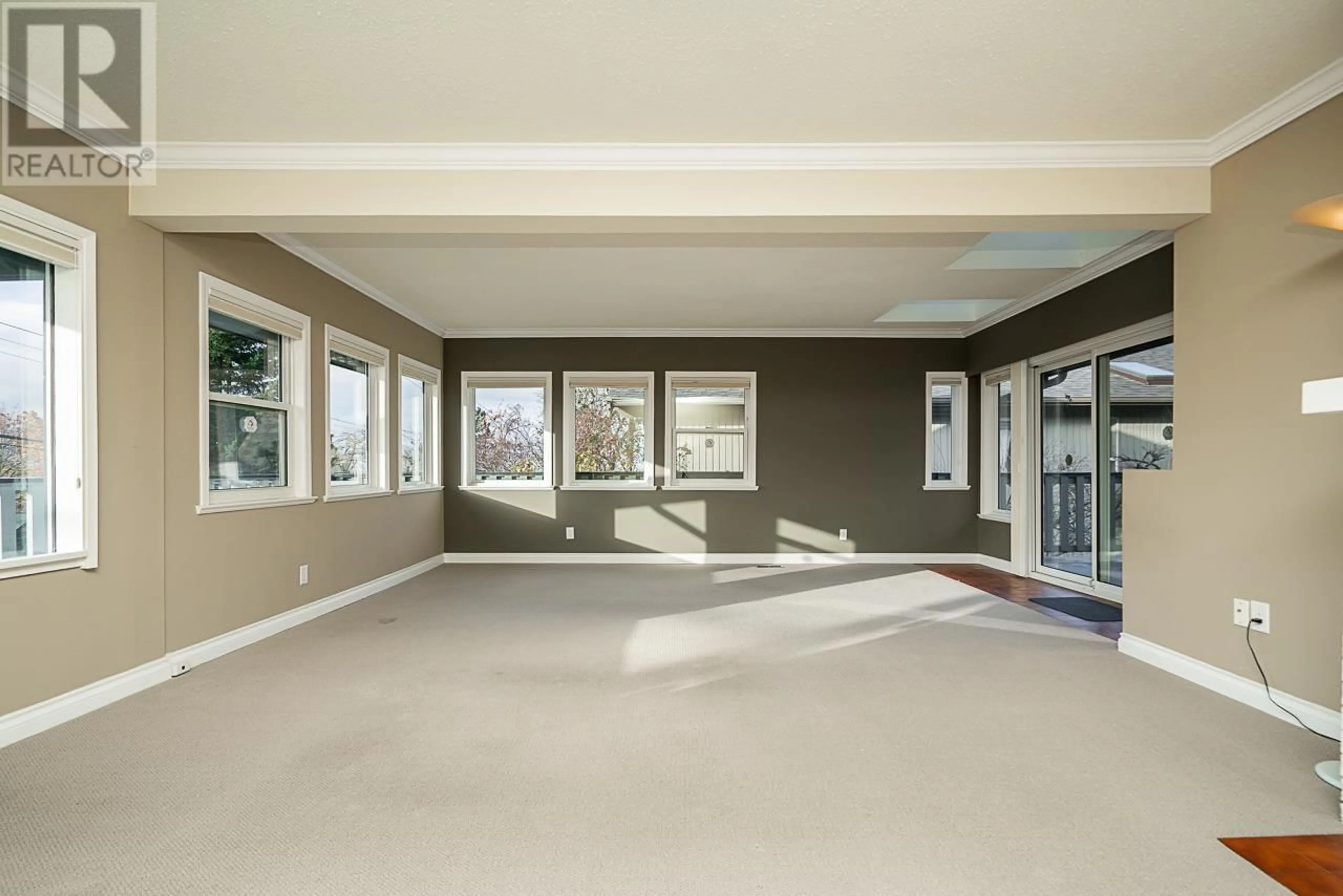 Other indoor space, carpet floors for 254 W WINDSOR ROAD, North Vancouver British Columbia V7N2N1