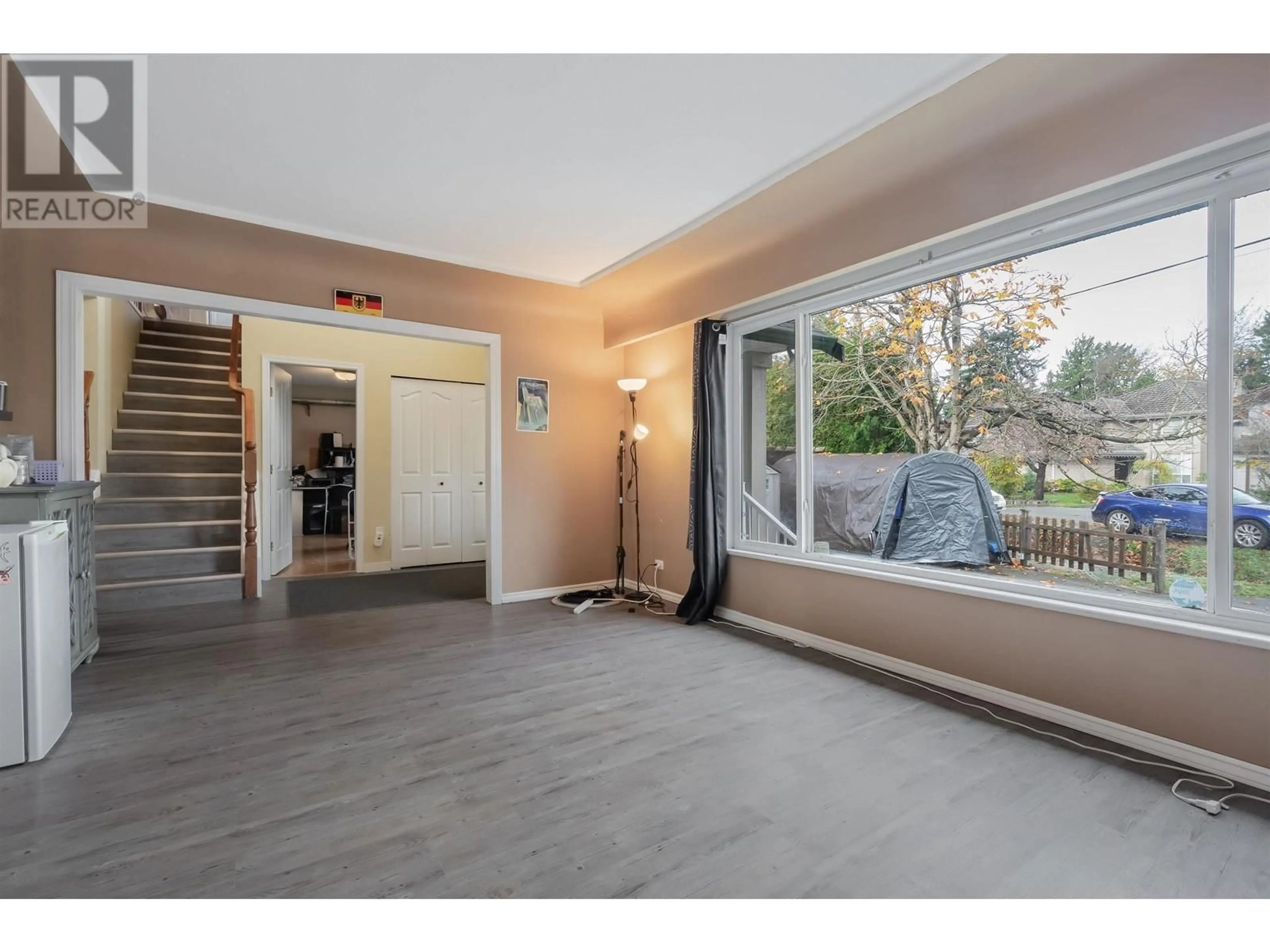 Indoor foyer, wood floors for 10600 GILMORE CRESCENT, Richmond British Columbia V6X1X4