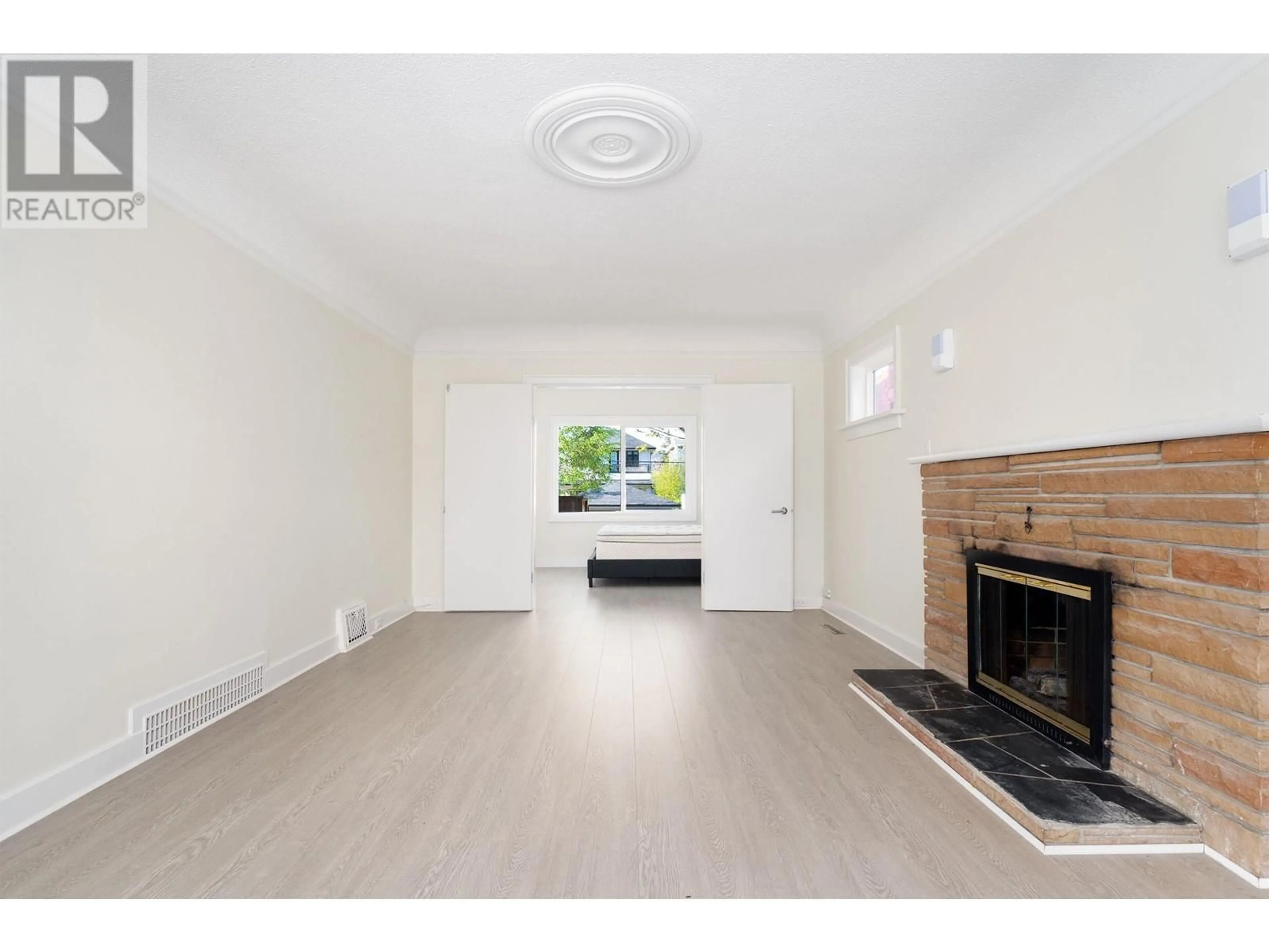 Living room, wood floors for 3727 W 20TH AVENUE, Vancouver British Columbia V6S1E9