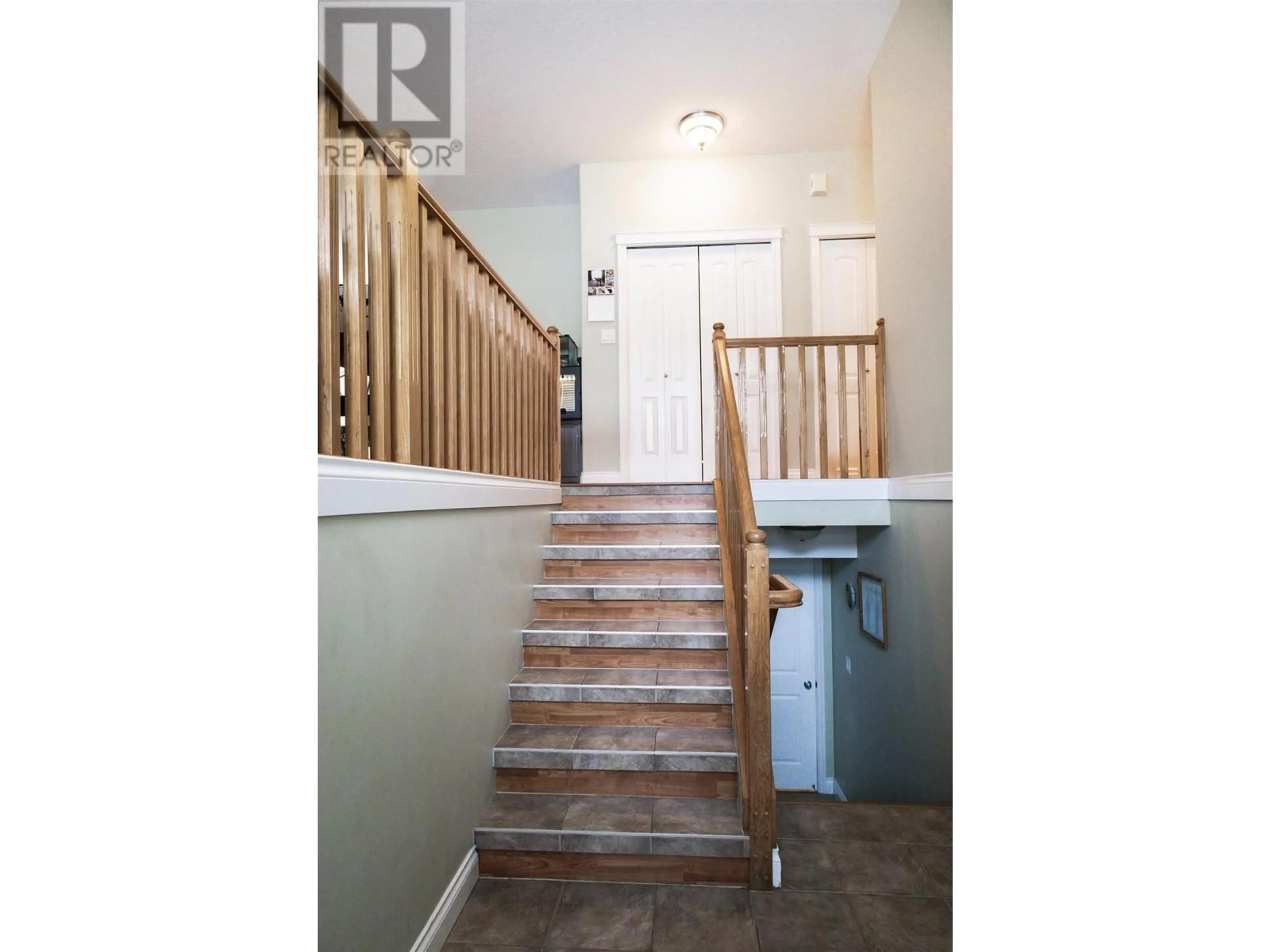 Stairs for 6754 CHARTWELL CRESCENT, Prince George British Columbia V2N6Y3