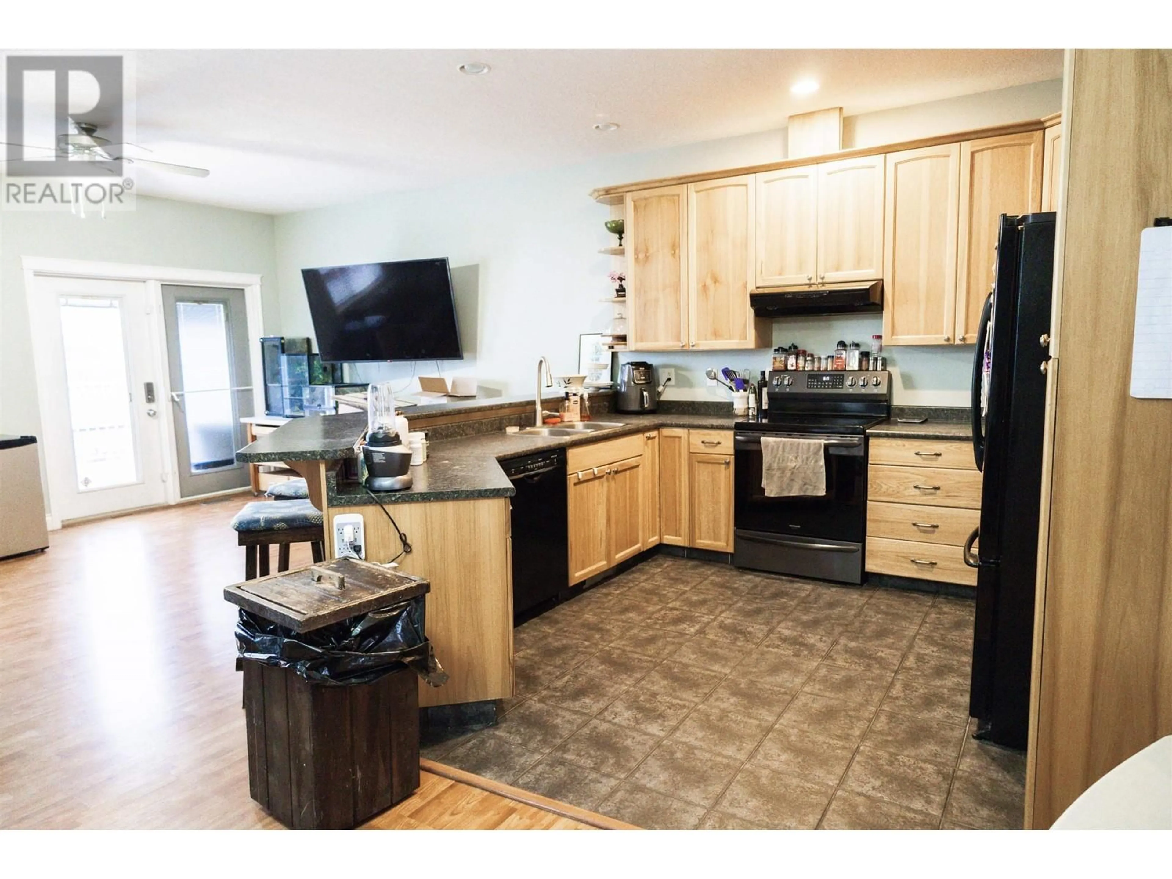 Standard kitchen, wood floors, cottage for 6754 CHARTWELL CRESCENT, Prince George British Columbia V2N6Y3