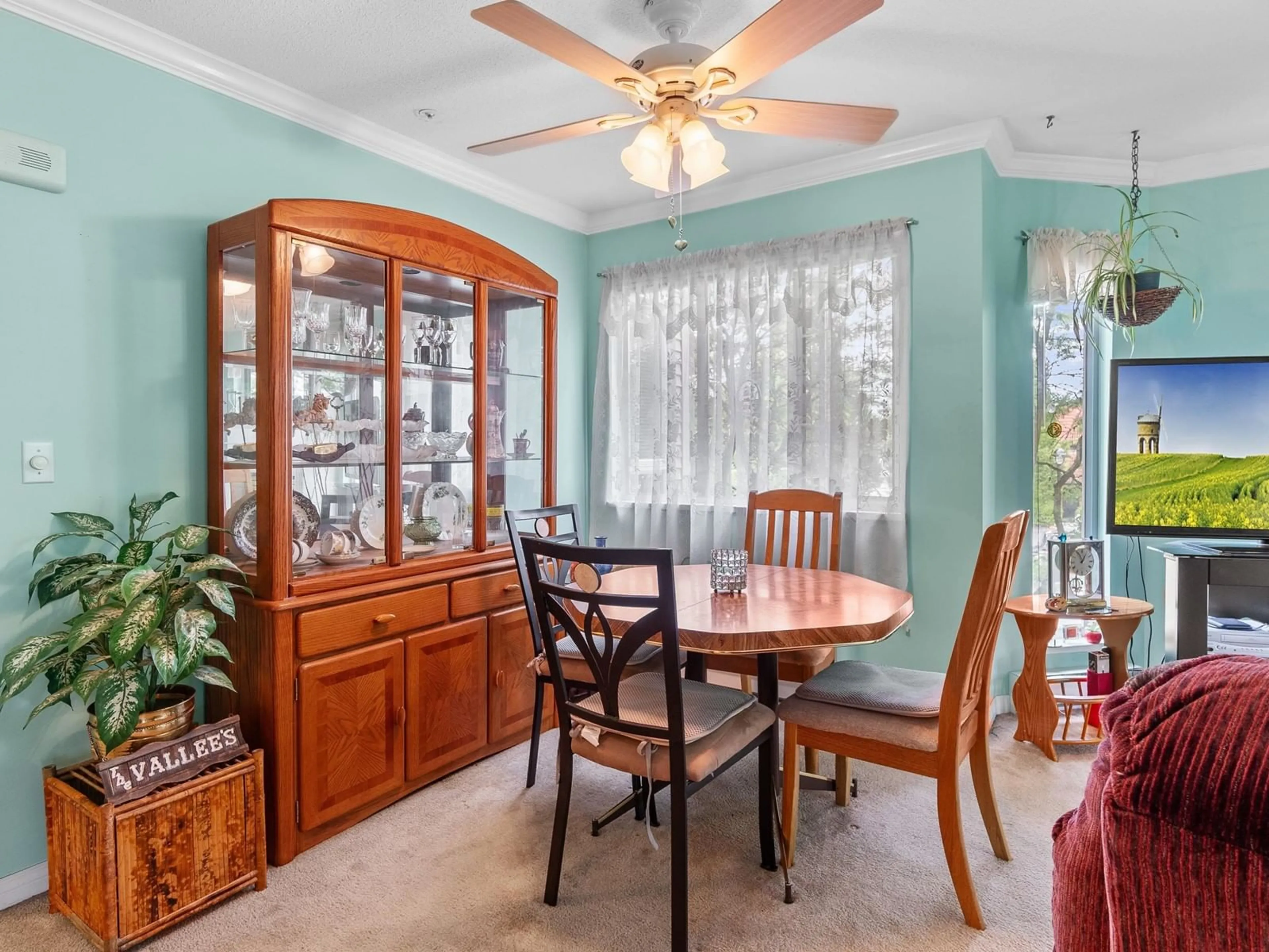 Dining room, wood floors, cottage for 205 20727 DOUGLAS CRESCENT, Langley British Columbia V3A4C1