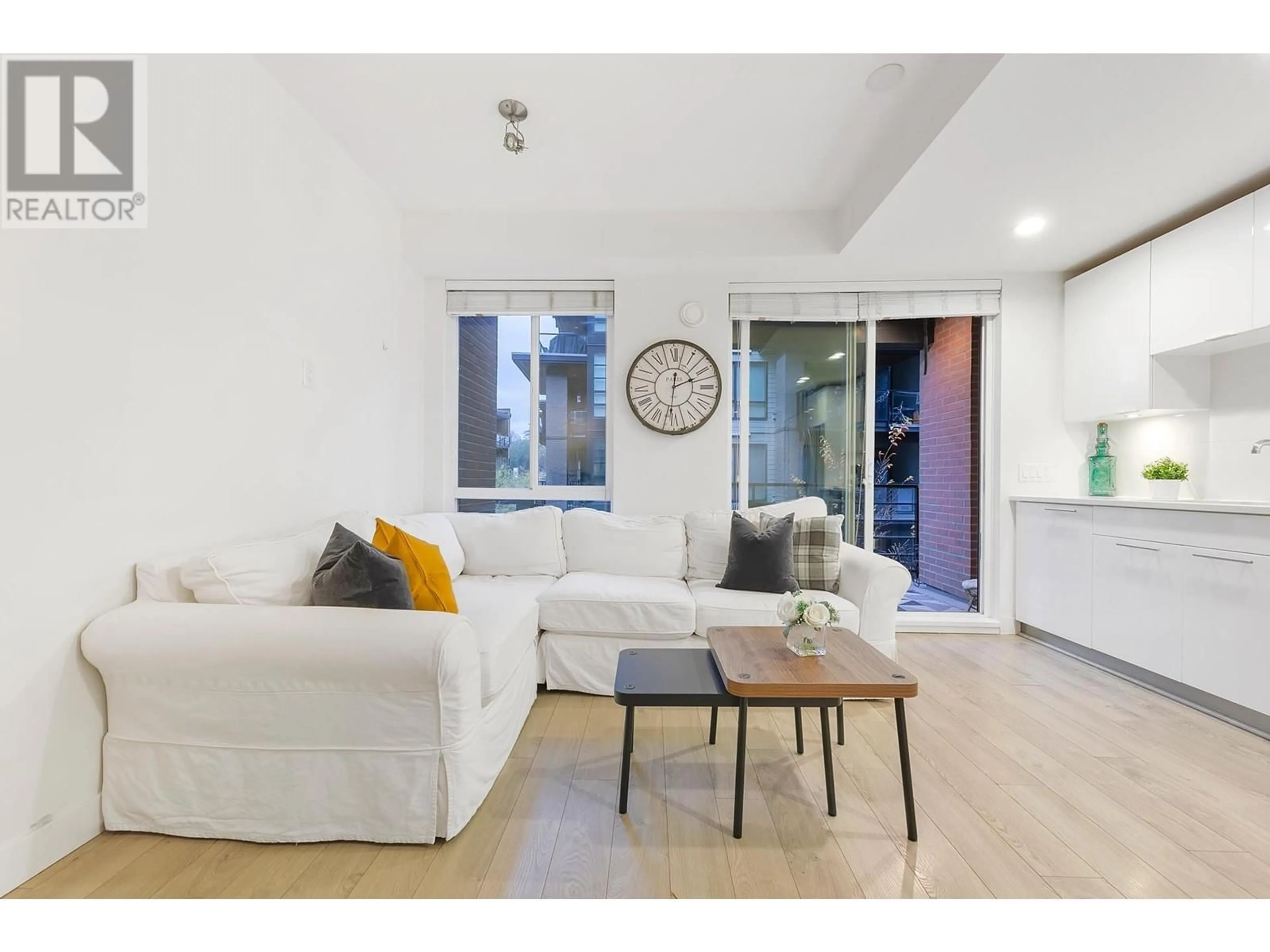 Living room, wood floors for 318 723 W 3RD STREET, North Vancouver British Columbia V7M0E4