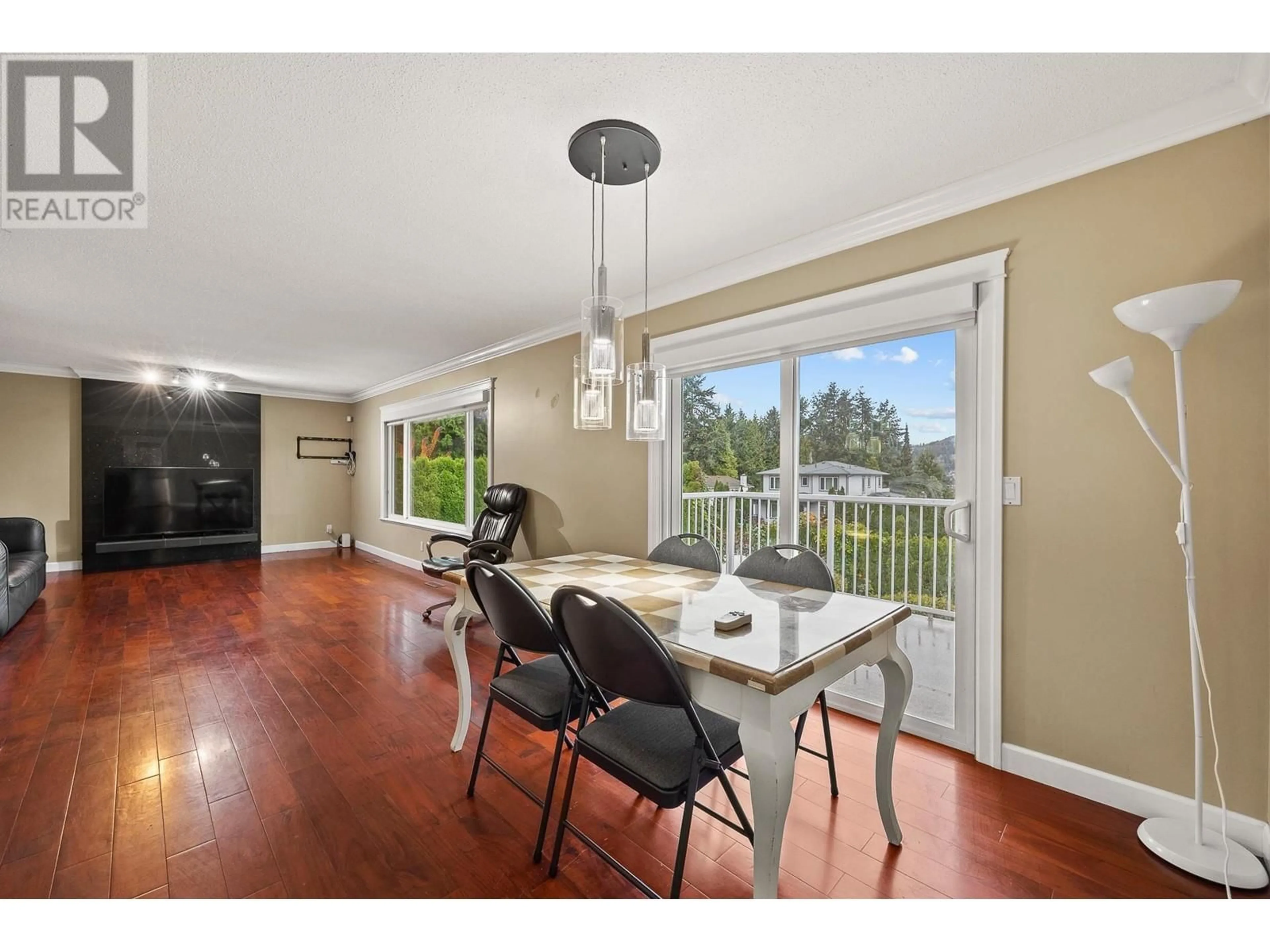 Dining room, wood floors, cottage for 3222 MARINER WAY, Coquitlam British Columbia V3C4K7