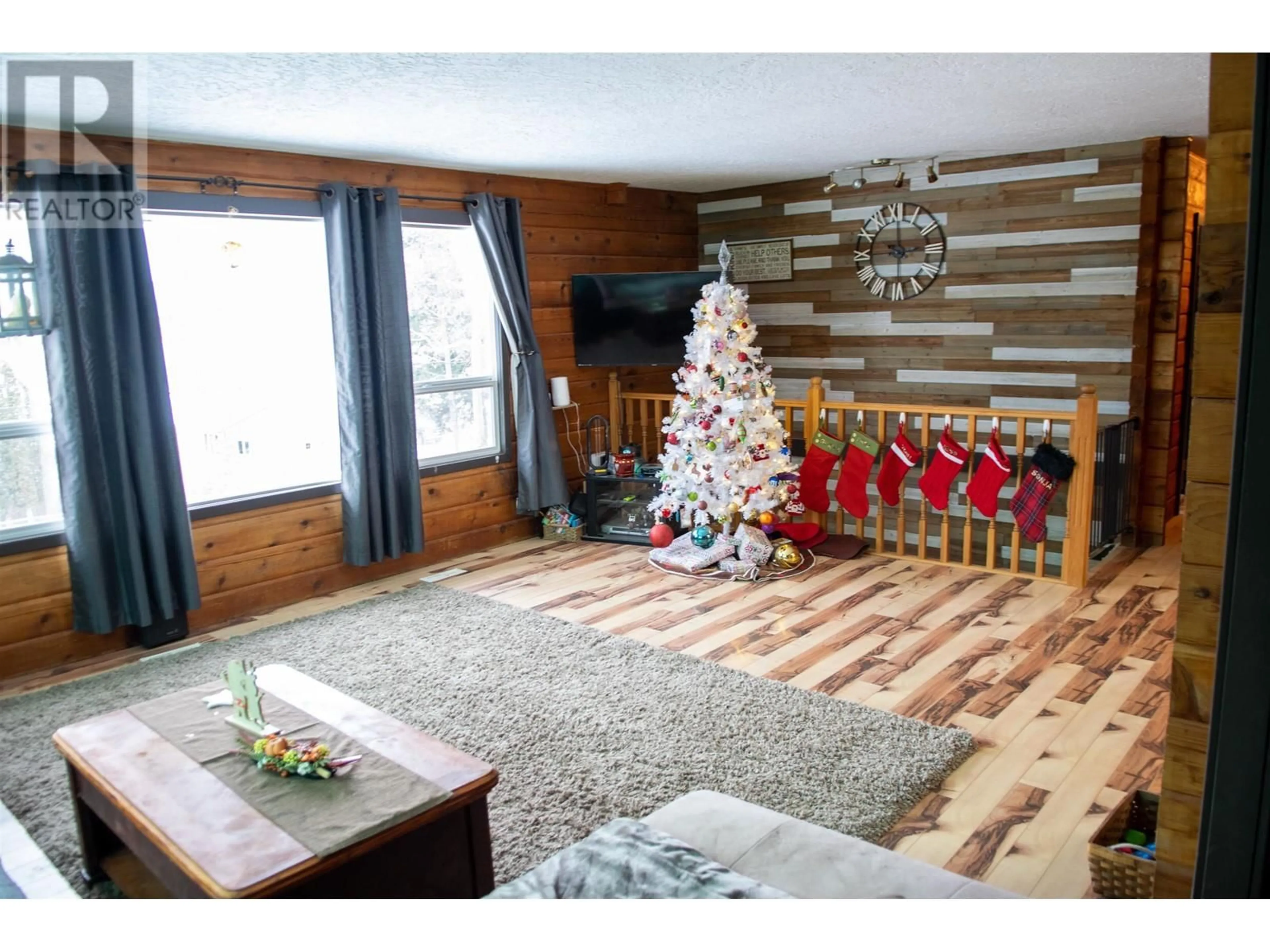 Living room, wood floors for 1344 LAKEVIEW DRIVE, Quesnel British Columbia V2J4K4