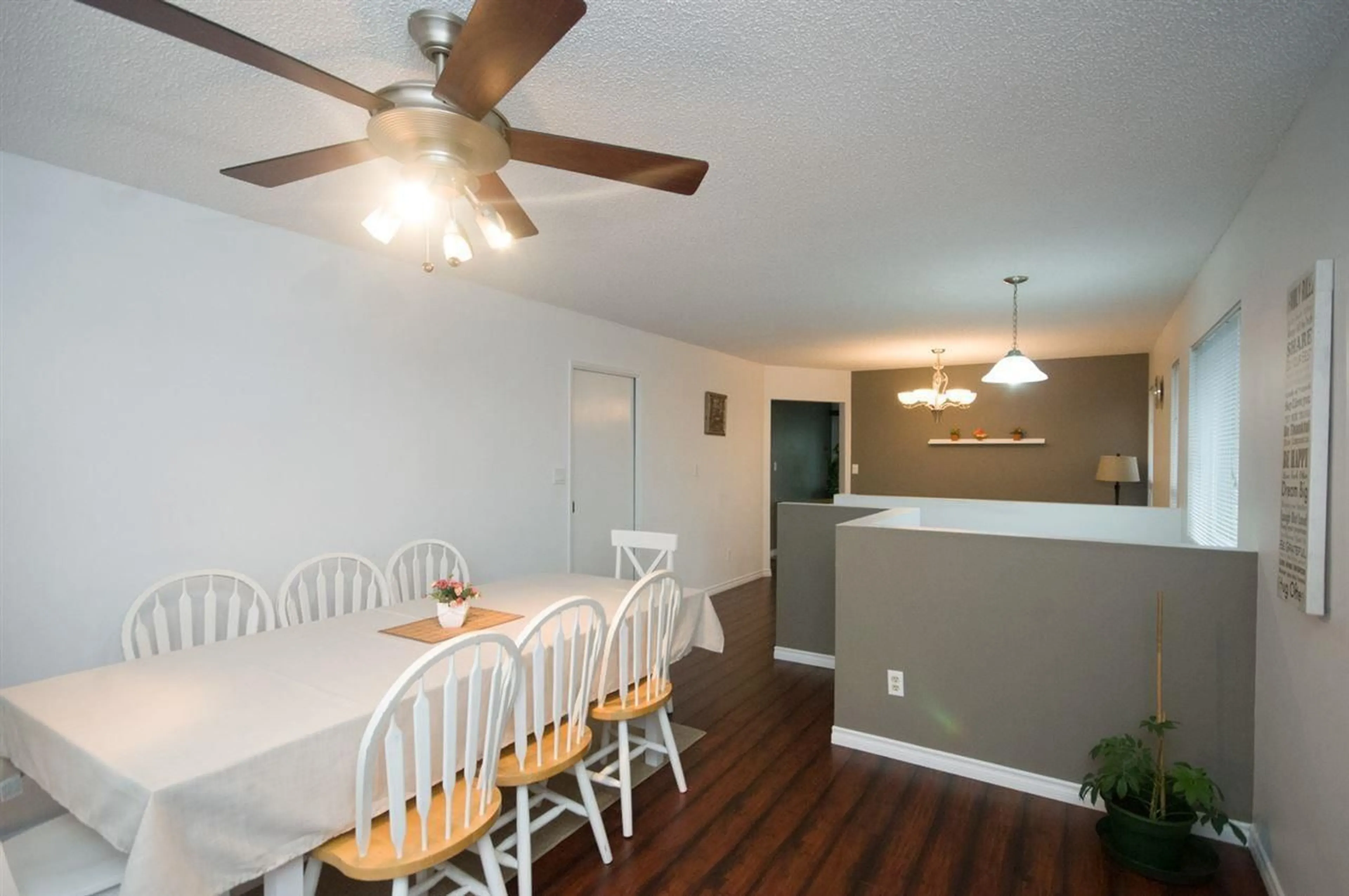 Dining room, wood floors, cottage for 15026 98A AVENUE, Surrey British Columbia V3R8H3