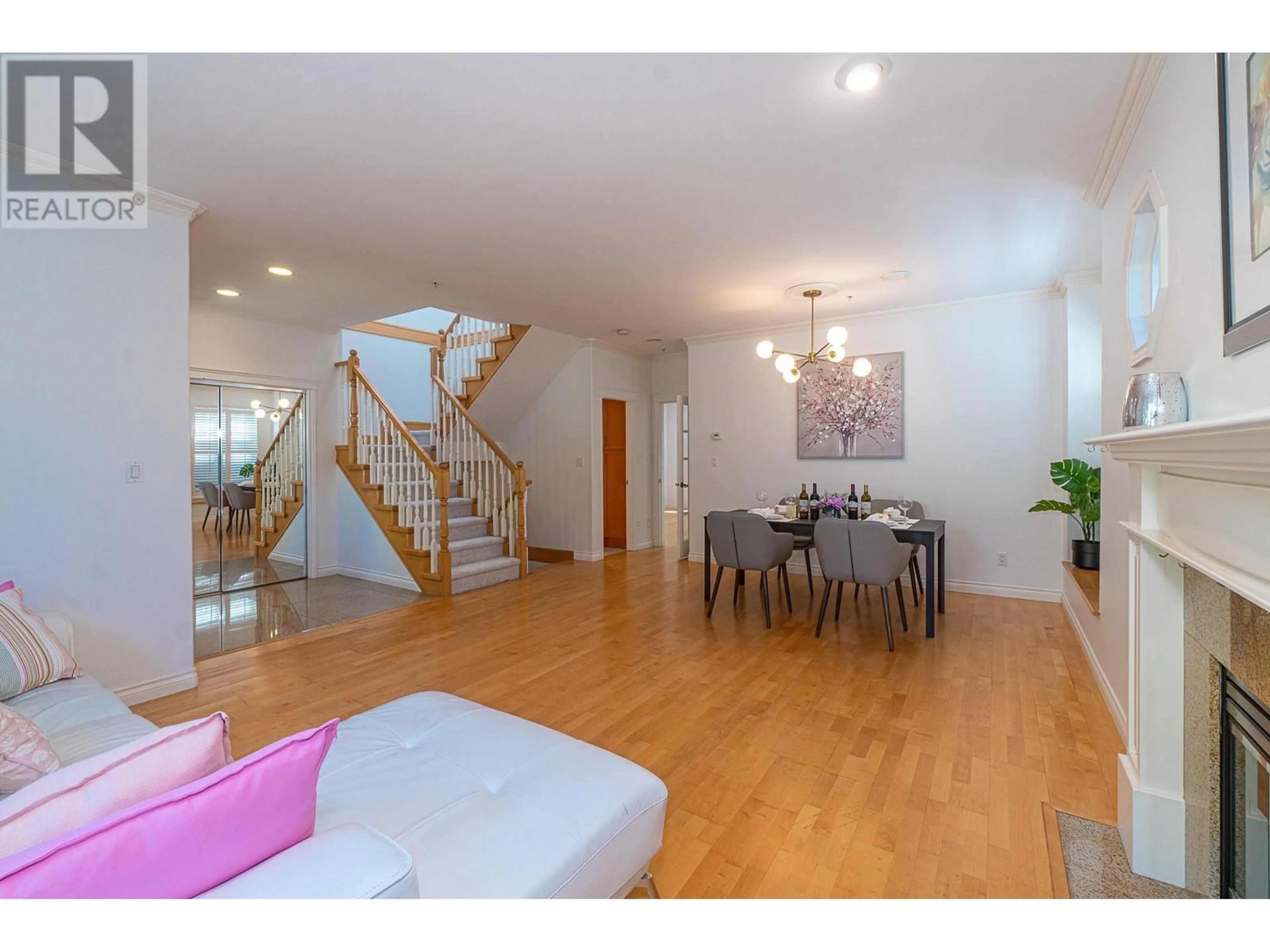 Other indoor space, wood floors for 2818 W 19TH AVENUE, Vancouver British Columbia V6L1E5