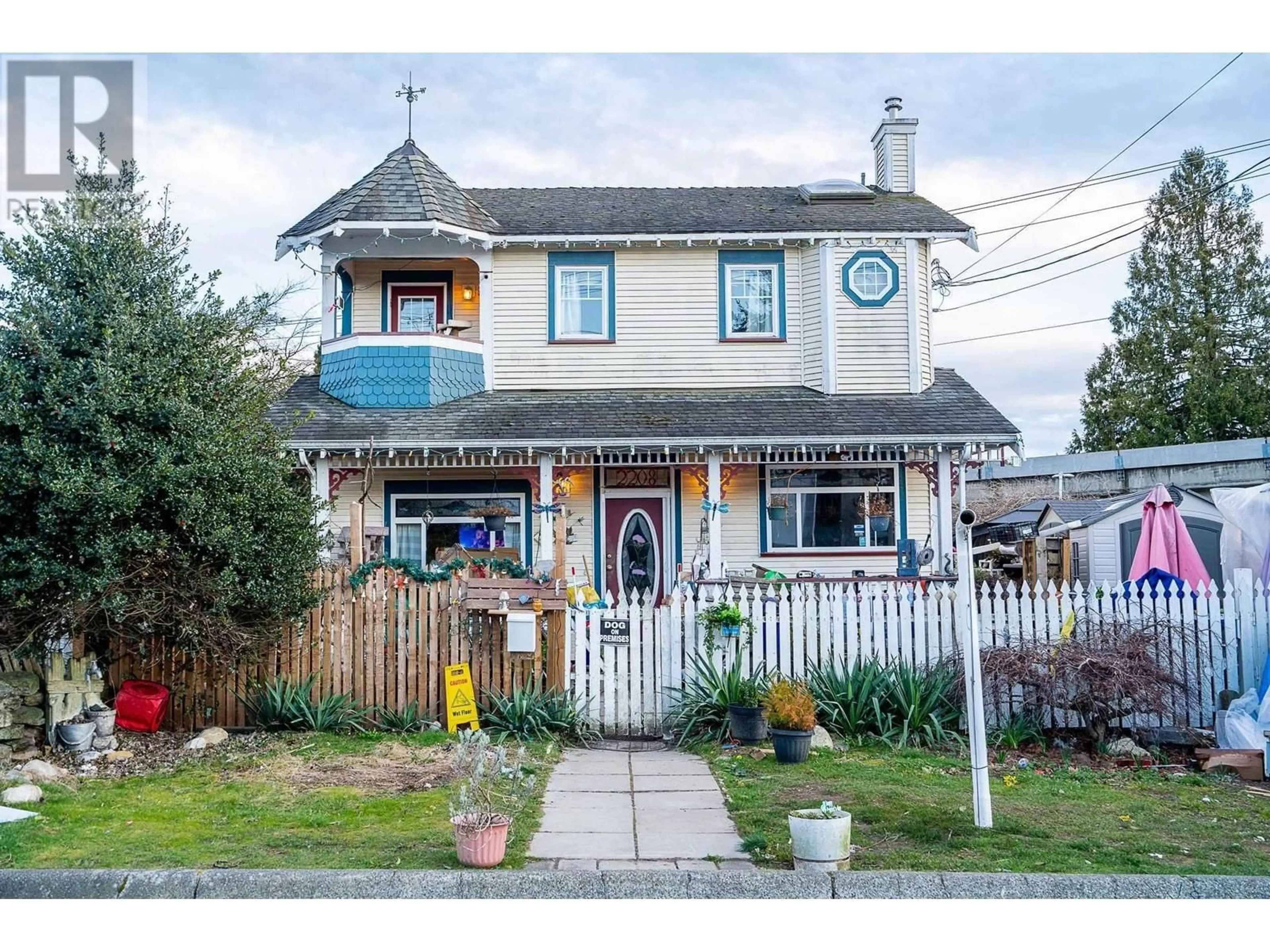 Frontside or backside of a home, cottage for 2208 HAMILTON STREET, New Westminster British Columbia V3M2R1