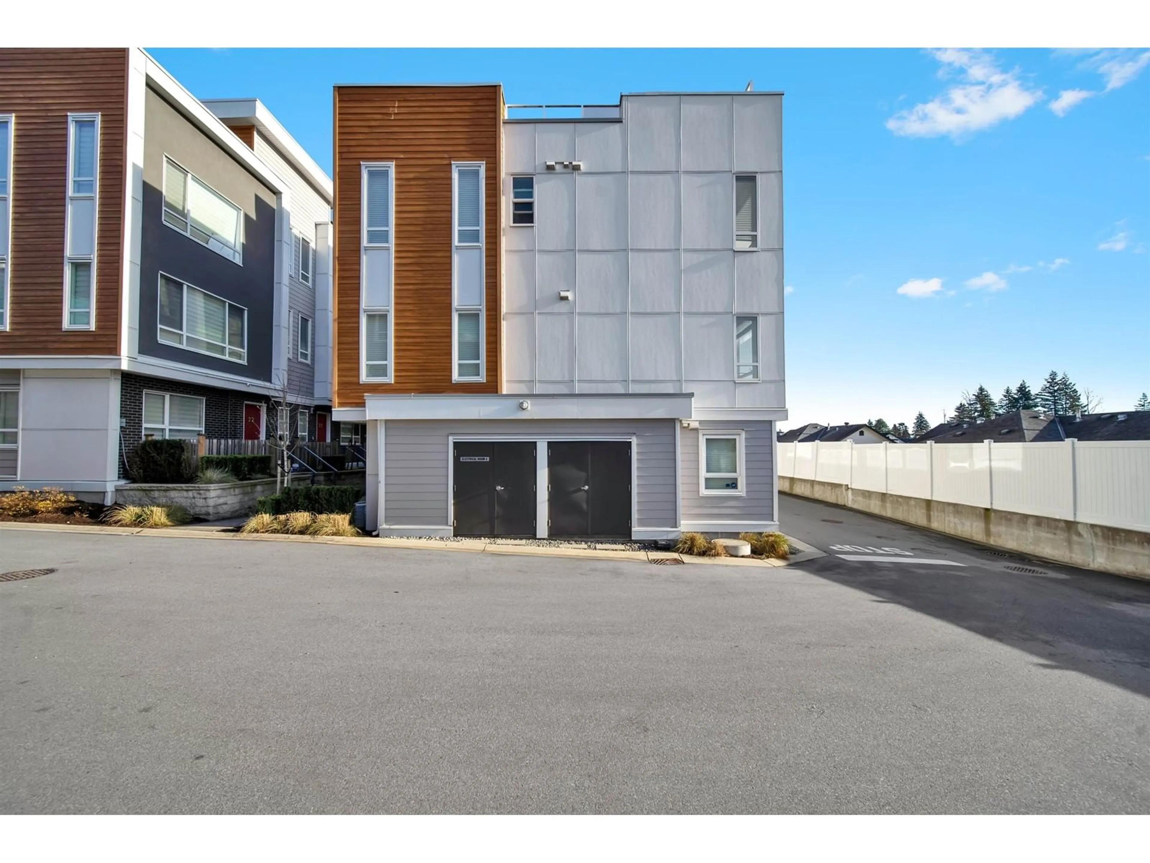 Unknown for 41 - 19628 55A, Langley British Columbia V3A0M6