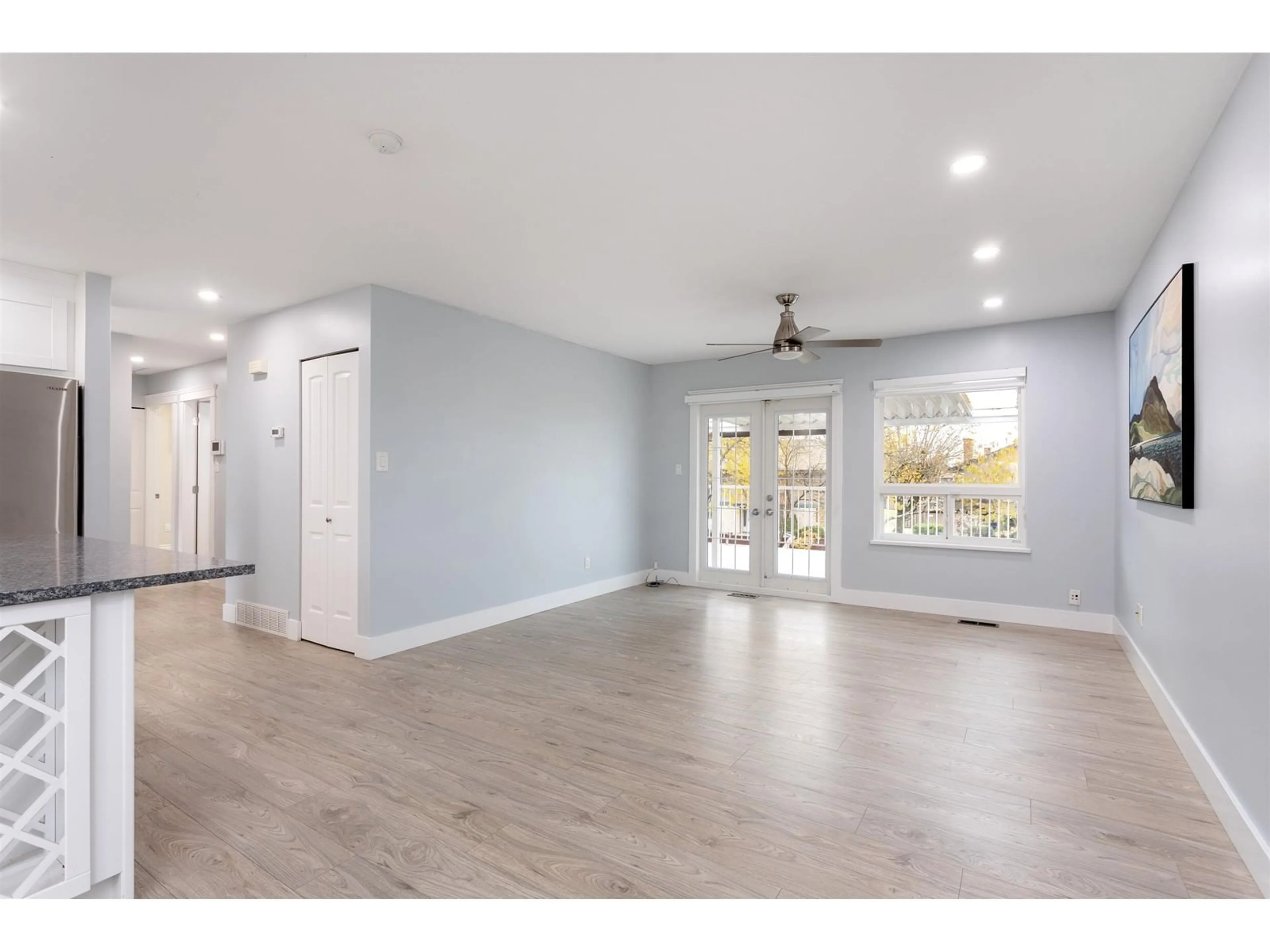 Indoor entryway, wood floors for 5865 179 STREET, Surrey British Columbia V3S4K1