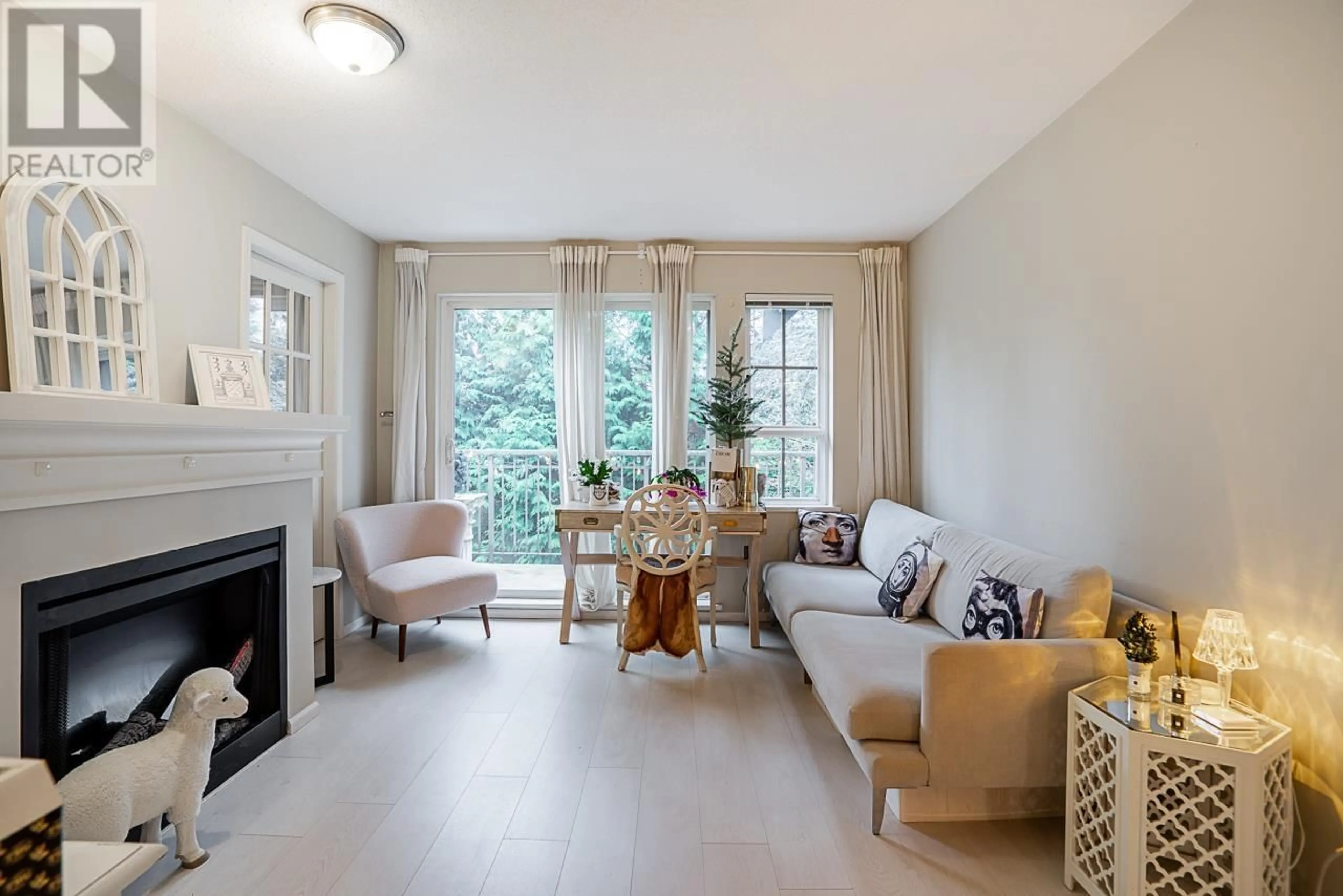 Living room, wood floors for 413 3388 MORREY COURT, Burnaby British Columbia V3J7Y5