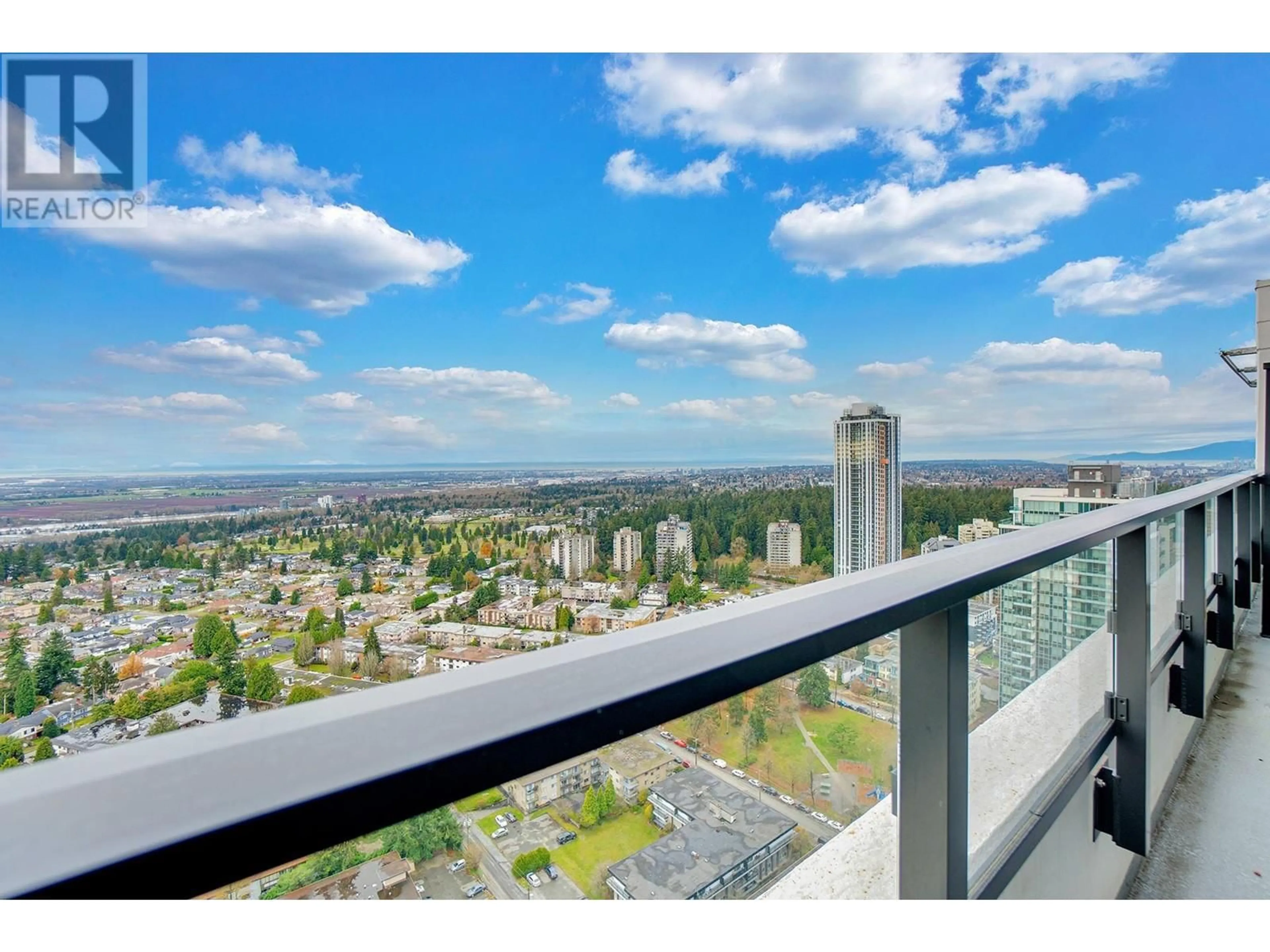 A pic from exterior of the house or condo, the view of city buildings for 3405 6537 TELFORD AVENUE, Burnaby British Columbia V5H0K9