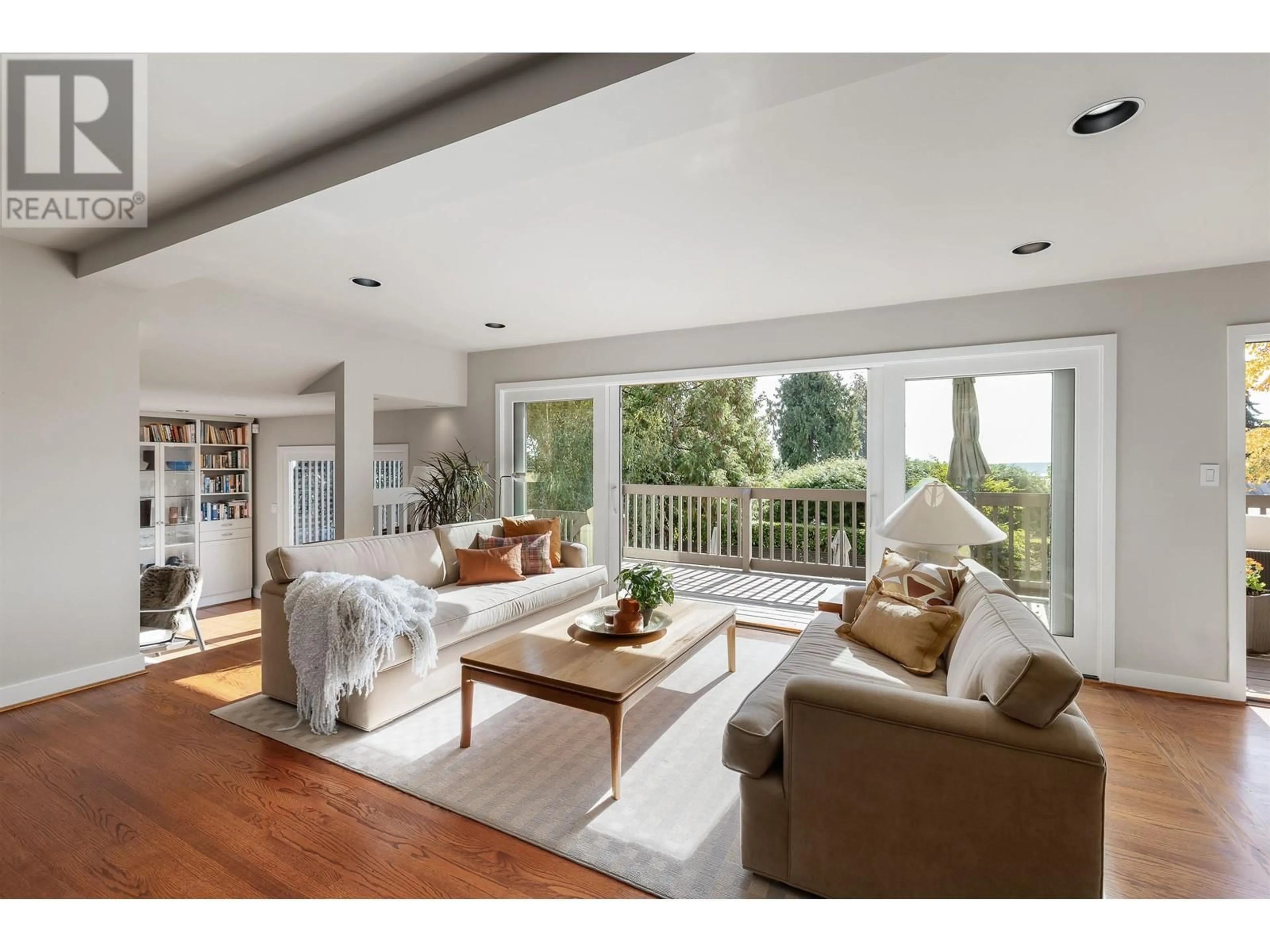 Living room, wood floors for 2708 NELSON AVENUE, West Vancouver British Columbia V7V2R9