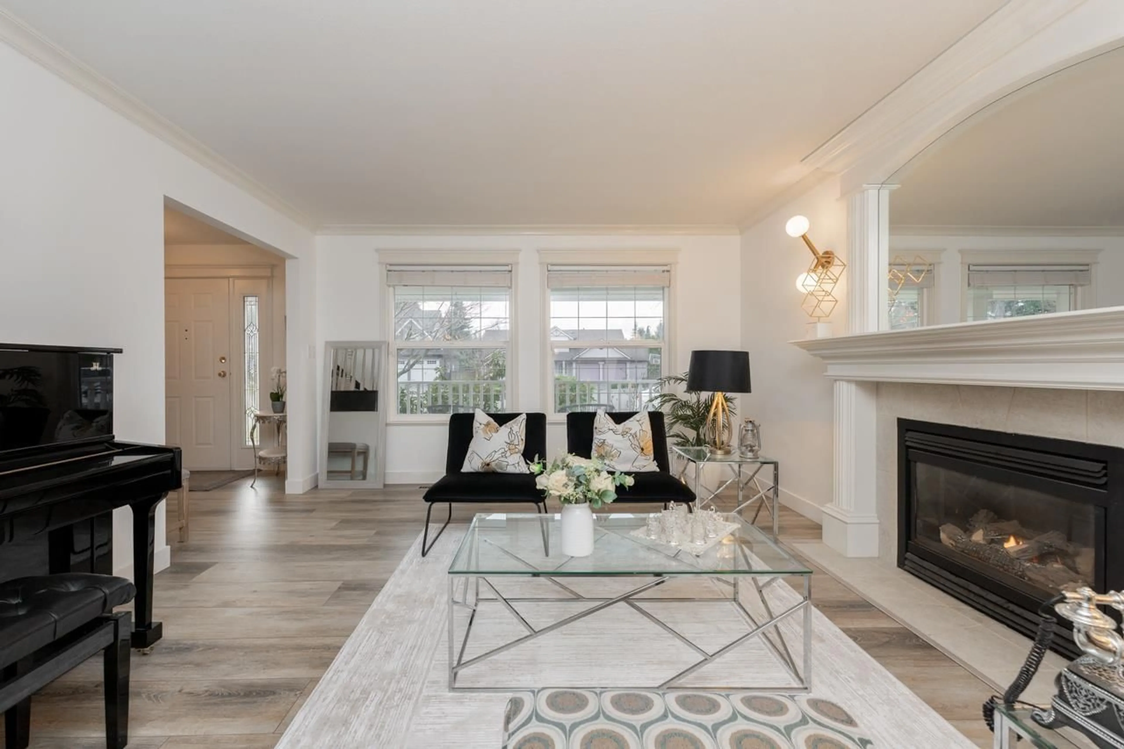 Living room, wood floors for 4442 209B STREET, Langley British Columbia V3A8Y8