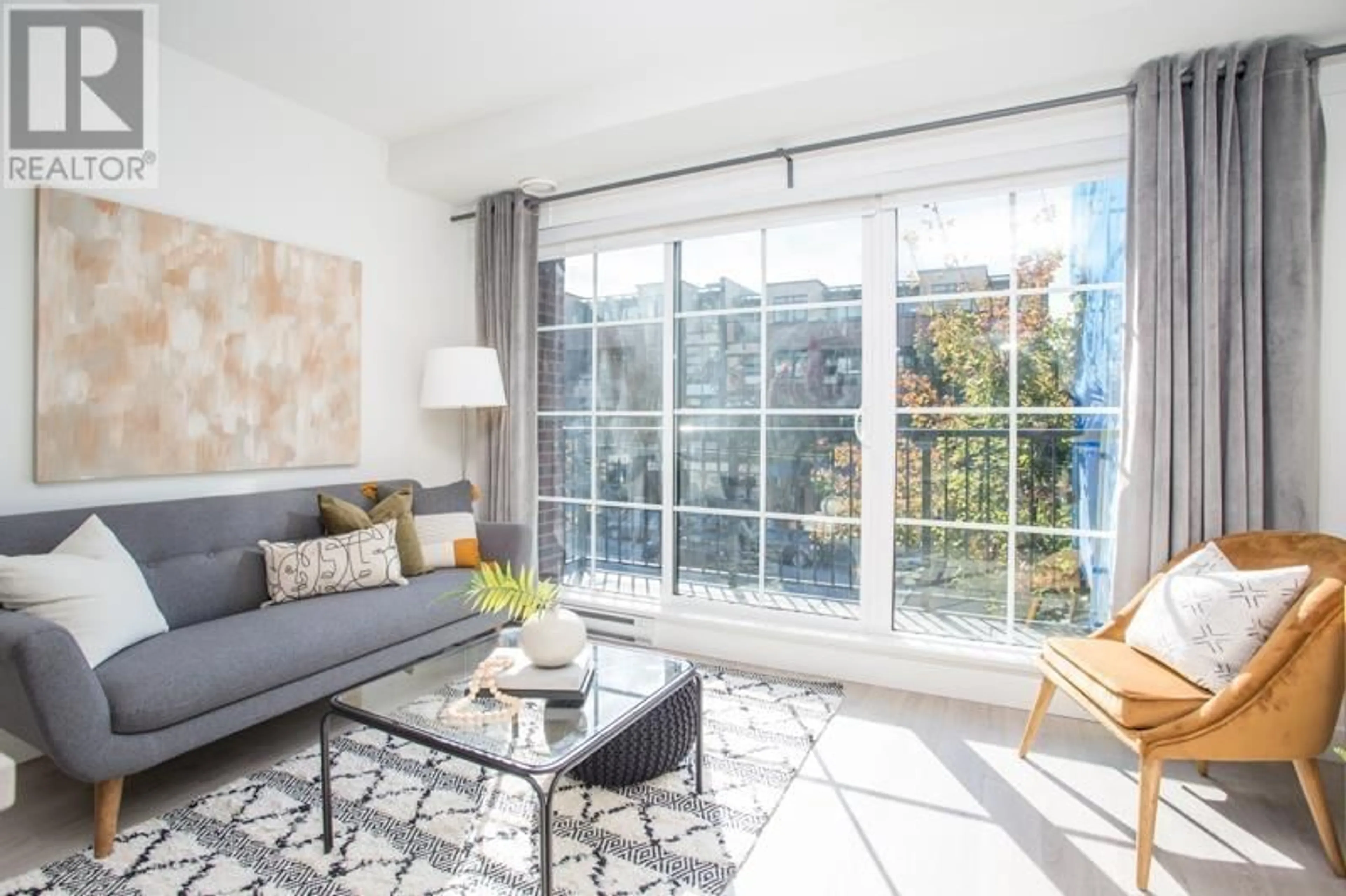 Living room, carpet floors for 207 2141 E HASTINGS STREET, Vancouver British Columbia V5L1V2