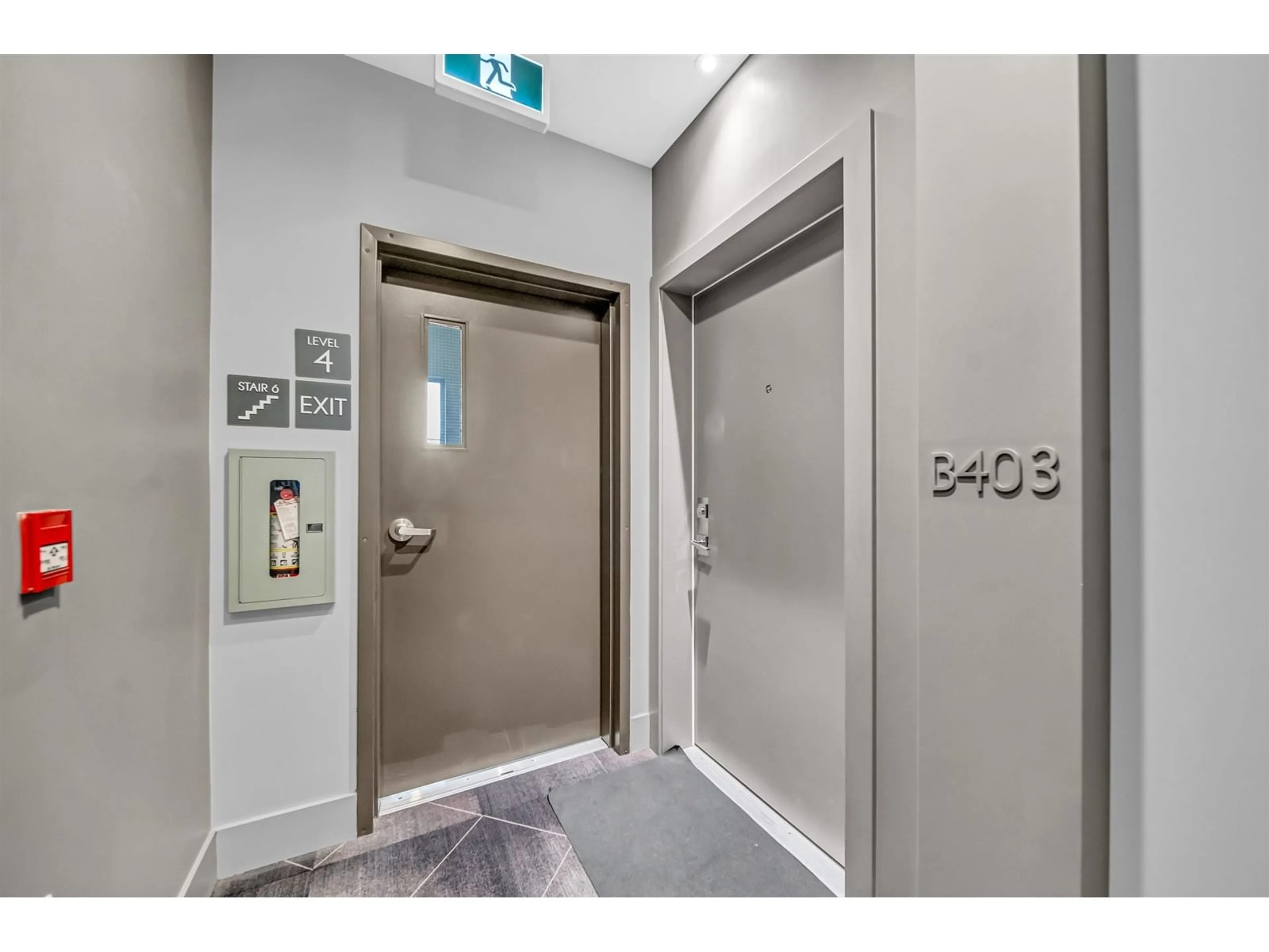 Indoor foyer for B403 20018 83A AVENUE, Langley British Columbia V2Y3P3