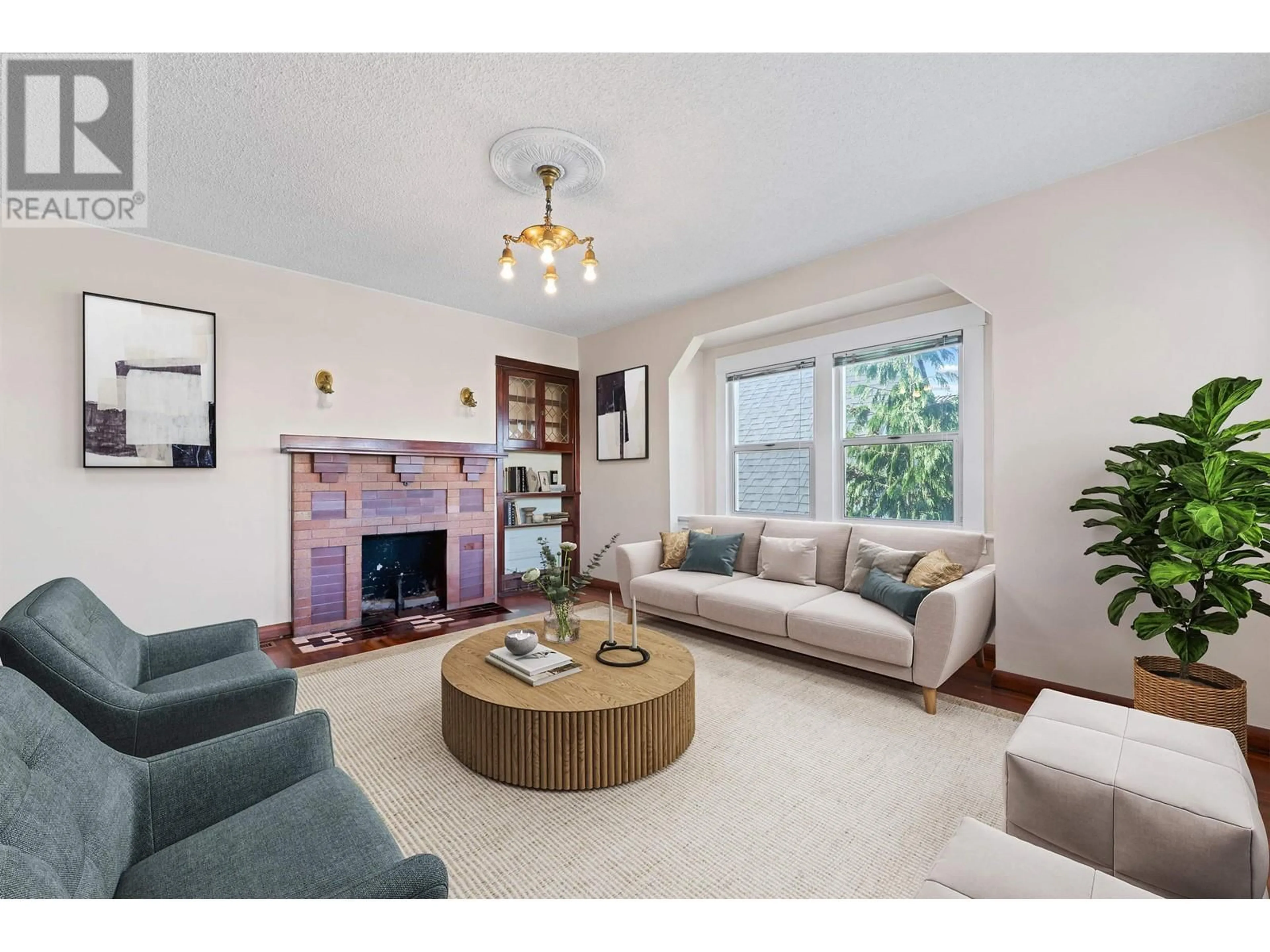 Living room, wood floors for 3636 FRANKLIN STREET, Vancouver British Columbia V5K1Y6