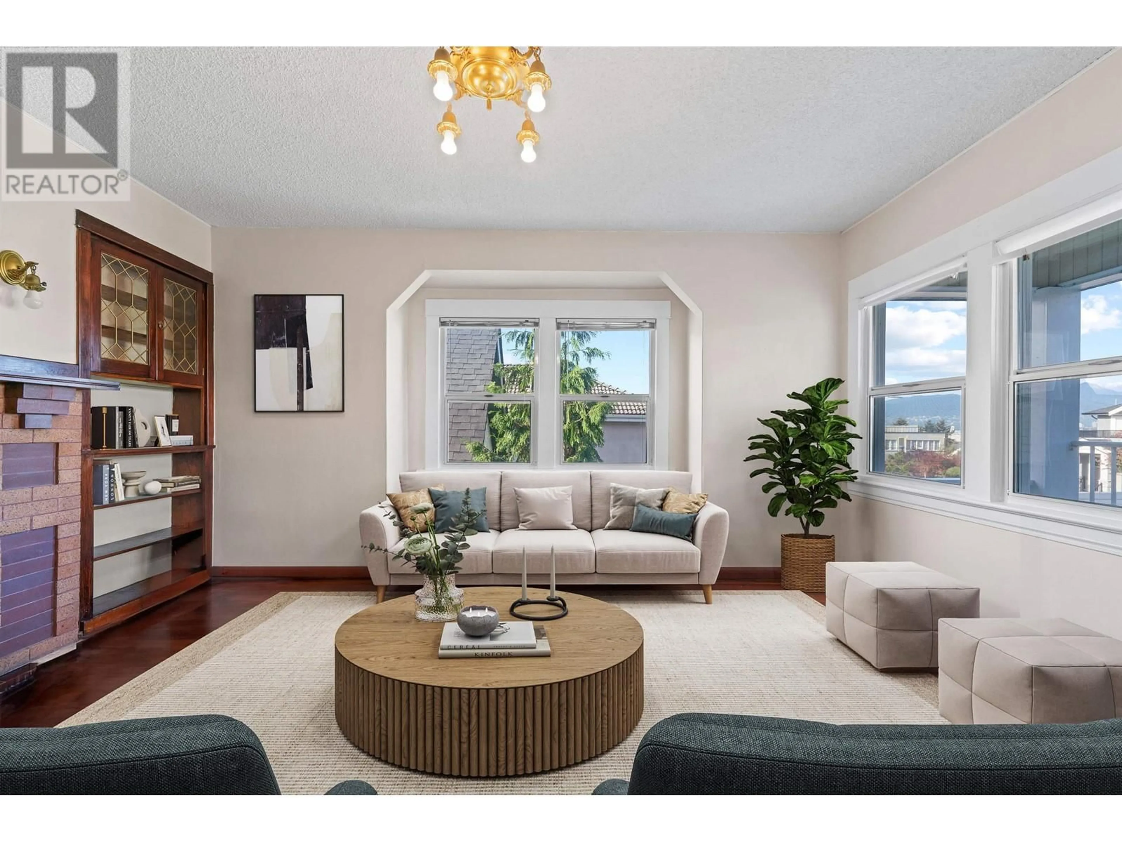 Living room, wood floors for 3636 FRANKLIN STREET, Vancouver British Columbia V5K1Y6