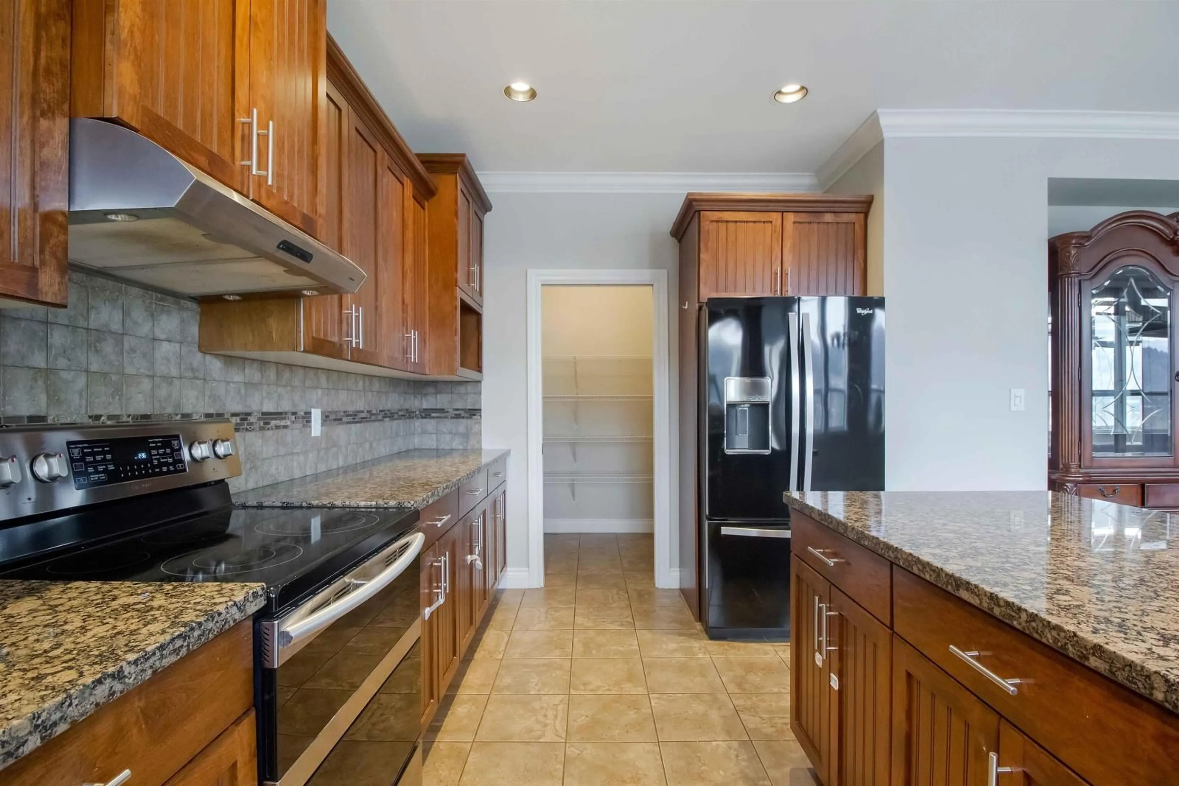 Standard kitchen, wood floors for 5418 CHERRYWOOD DRIVE, Chilliwack British Columbia V2R0B3