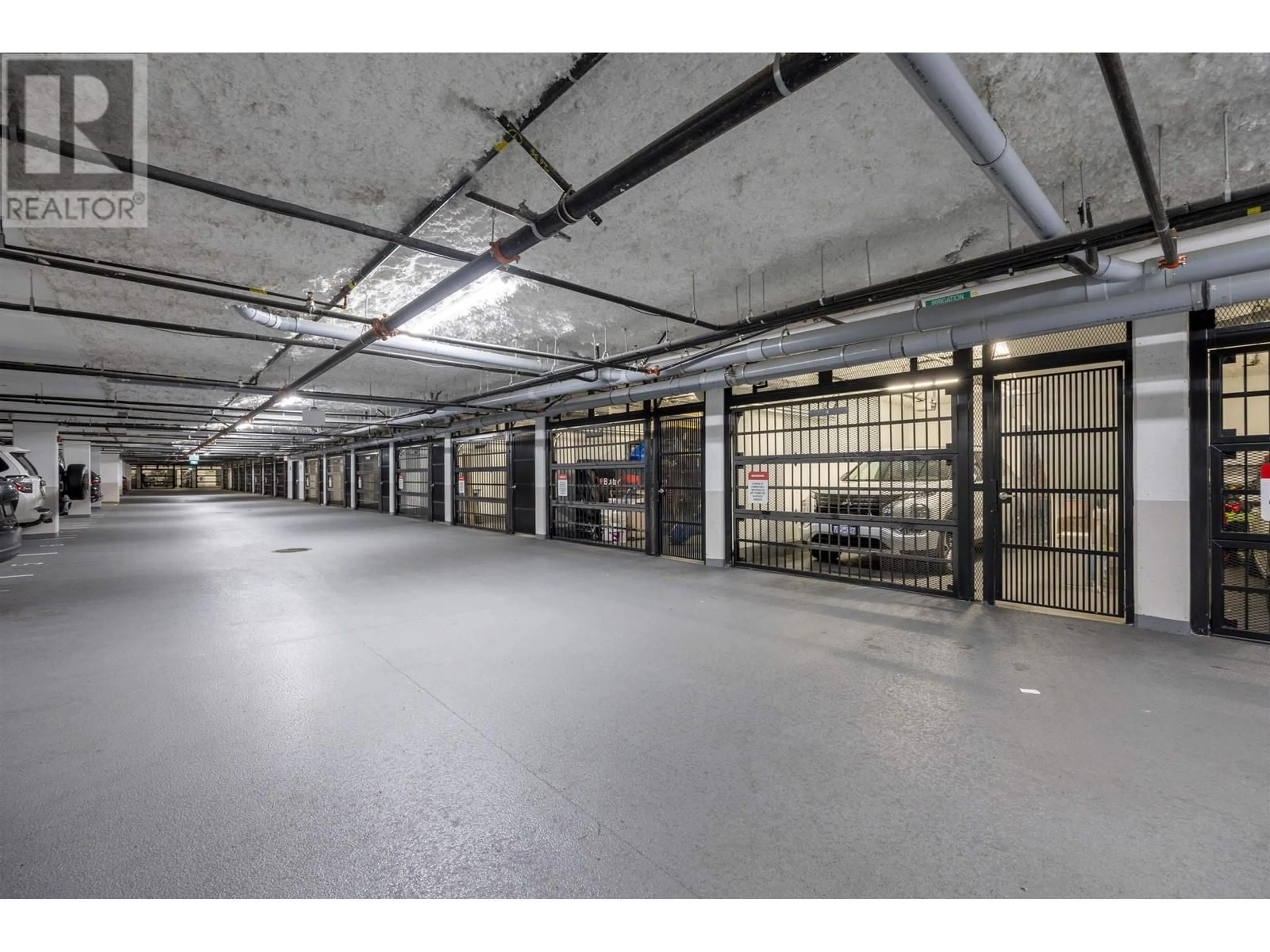 Indoor garage, cement floor for 4 1960 GLENAIRE DRIVE, Vancouver British Columbia V7P1Y1