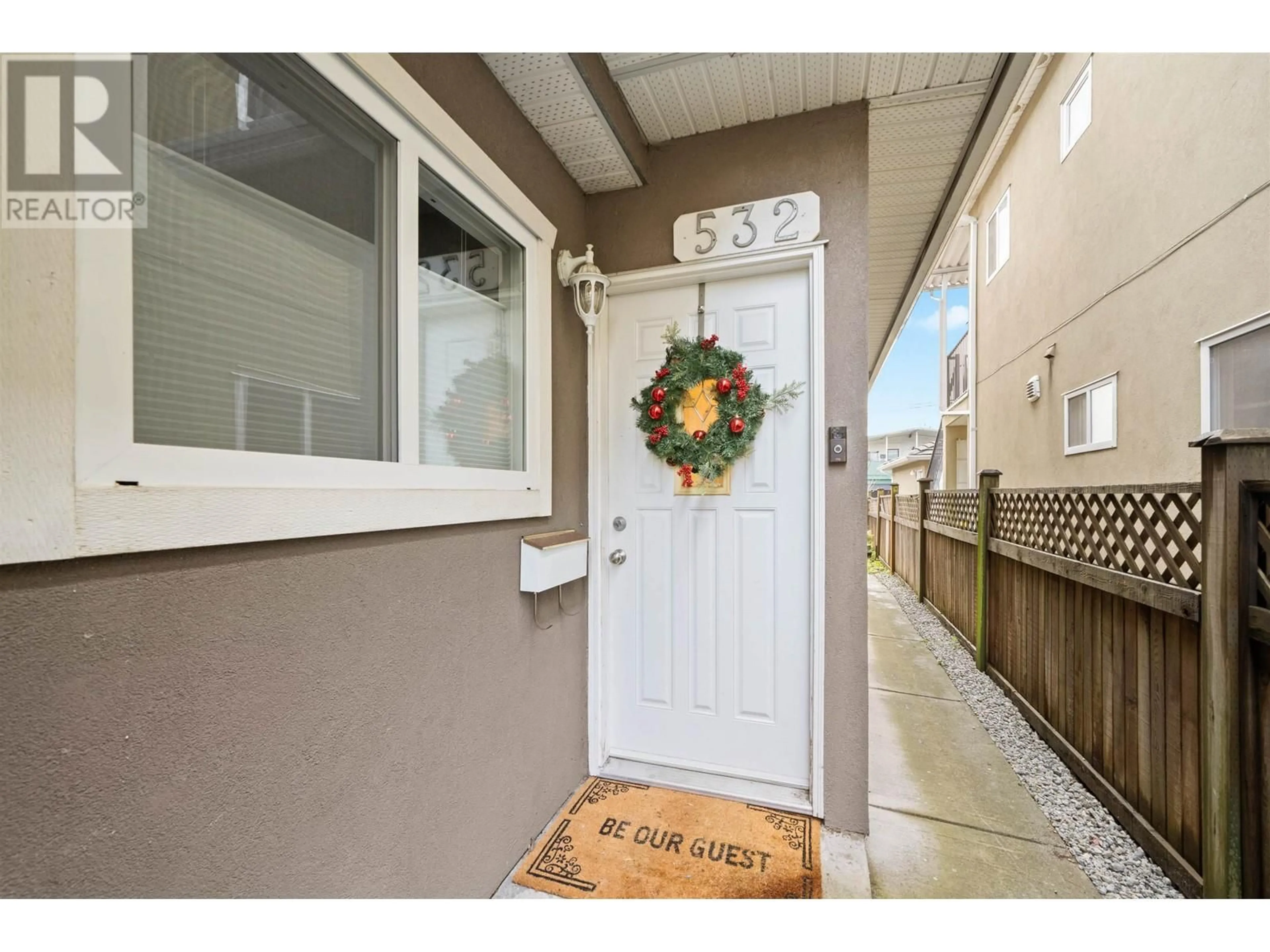 Indoor entryway for 532 E 16TH AVENUE, Vancouver British Columbia V5T2V2