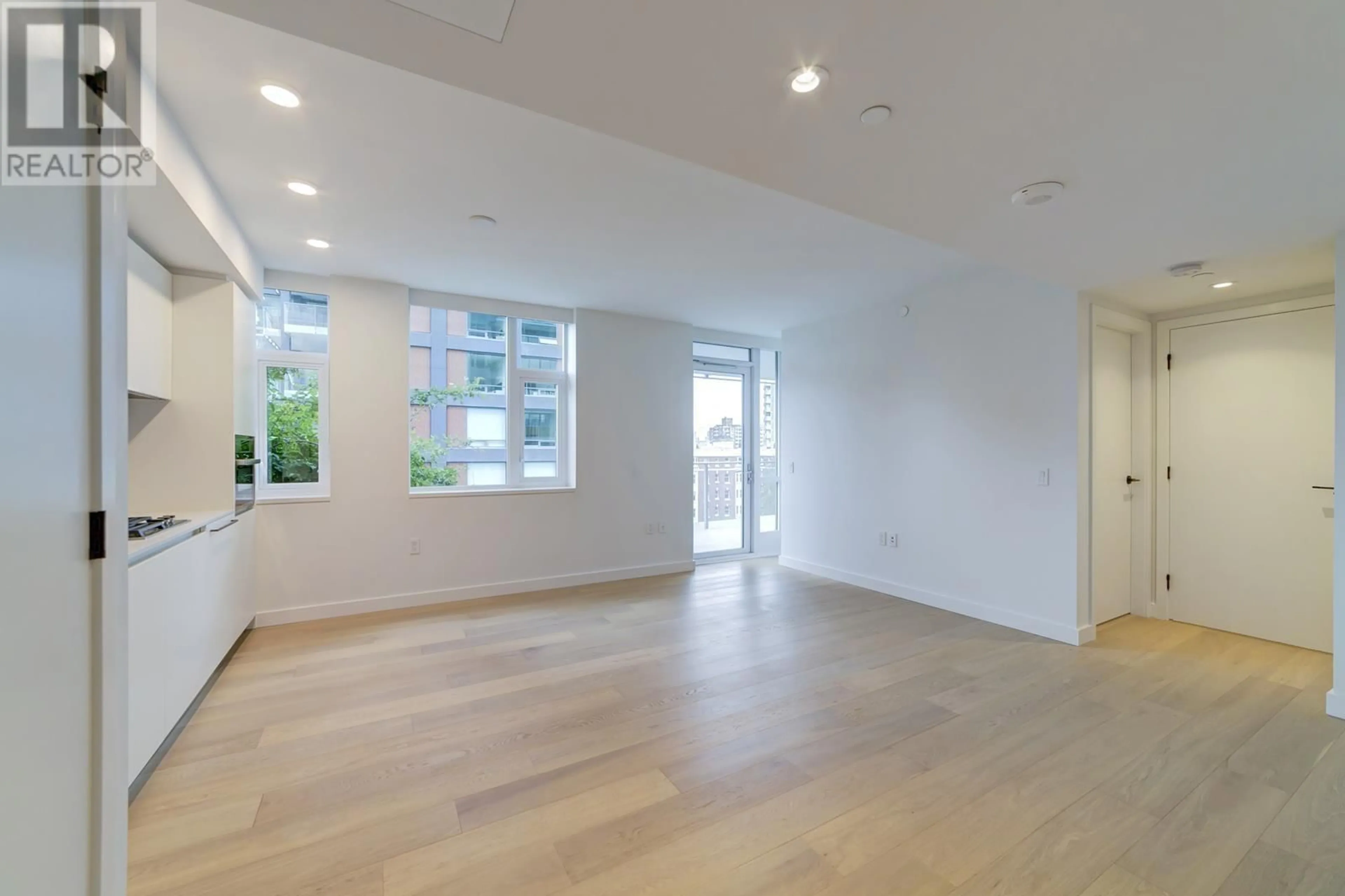 Other indoor space, wood floors for 904 1365 DAVIE STREET, Vancouver British Columbia V6E1N5