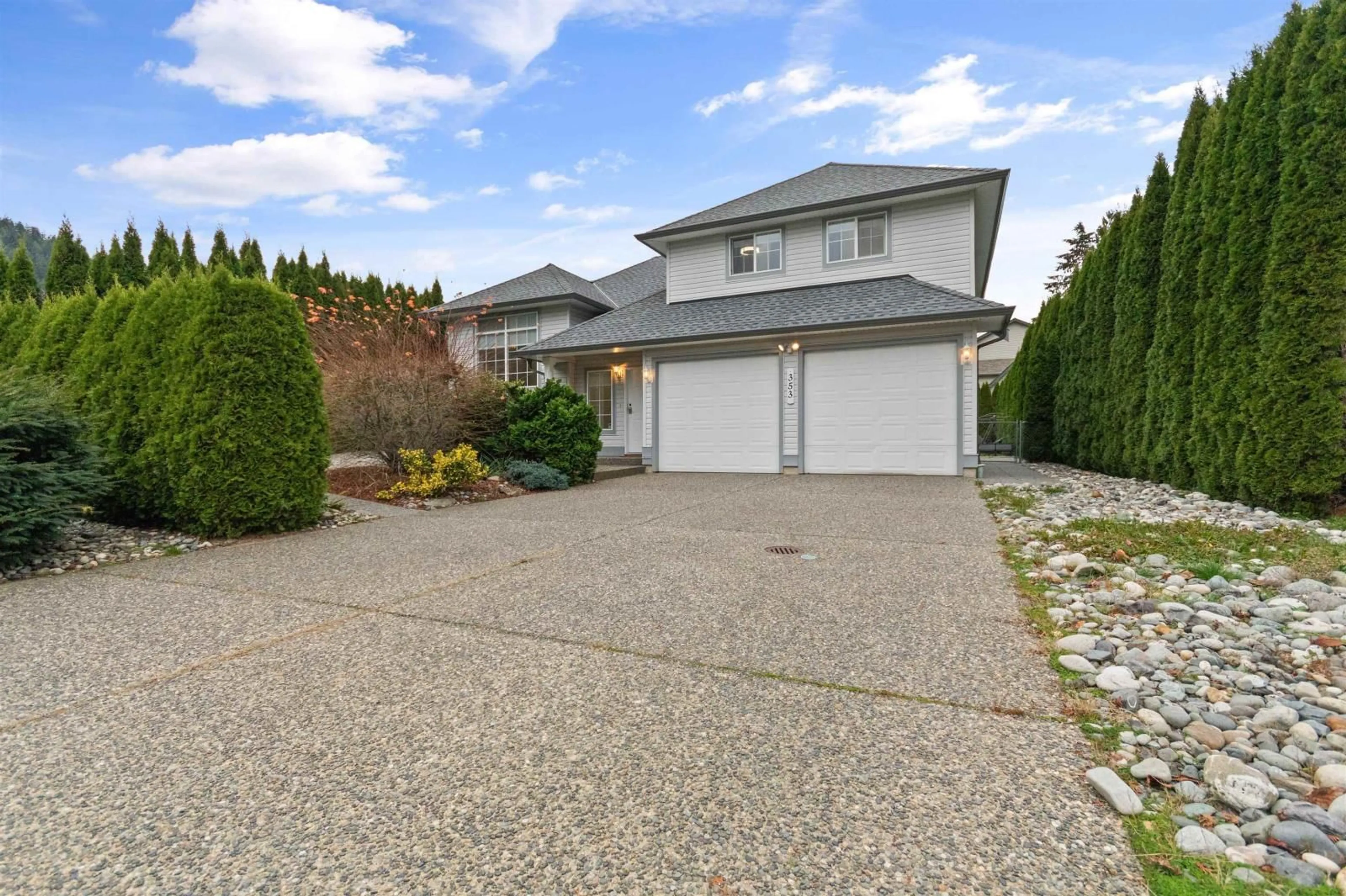 Frontside or backside of a home, the street view for 353 CHESTNUT AVENUE, Harrison Hot Springs British Columbia V0M1K0