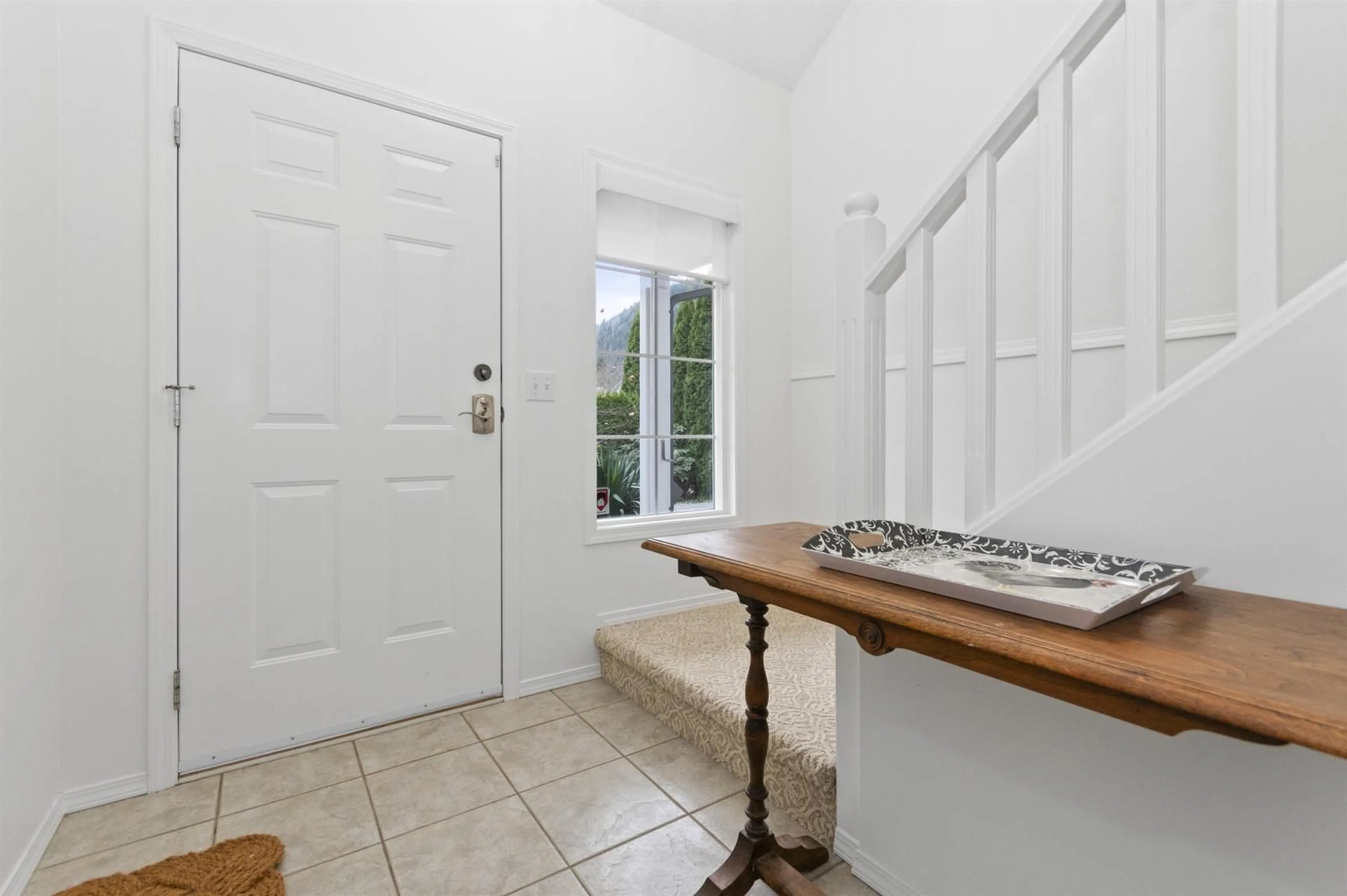 Indoor entryway, wood floors for 353 CHESTNUT AVENUE, Harrison Hot Springs British Columbia V0M1K0