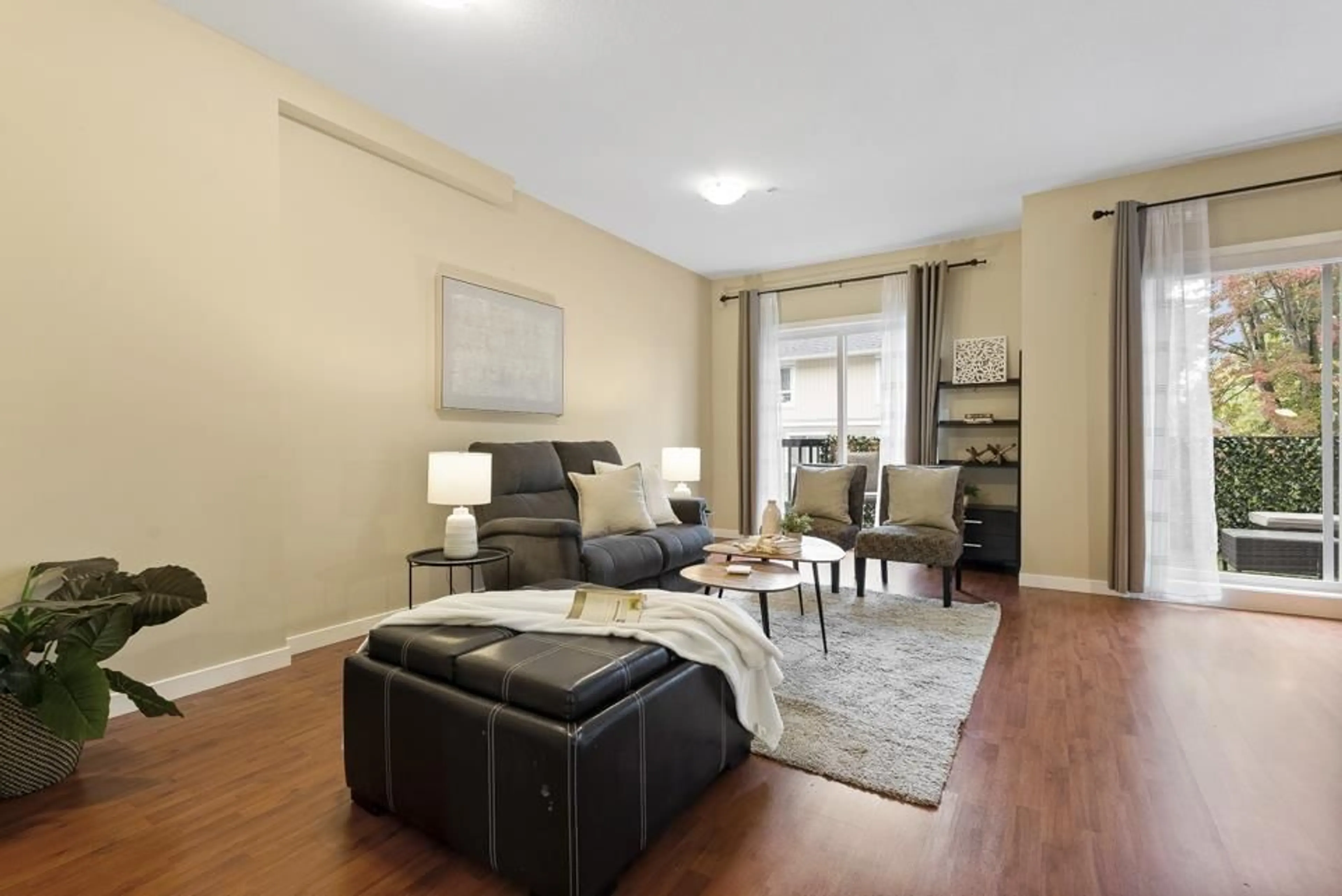 Living room, wood floors for 40 20159 68 AVENUE, Langley British Columbia V2Y3H9