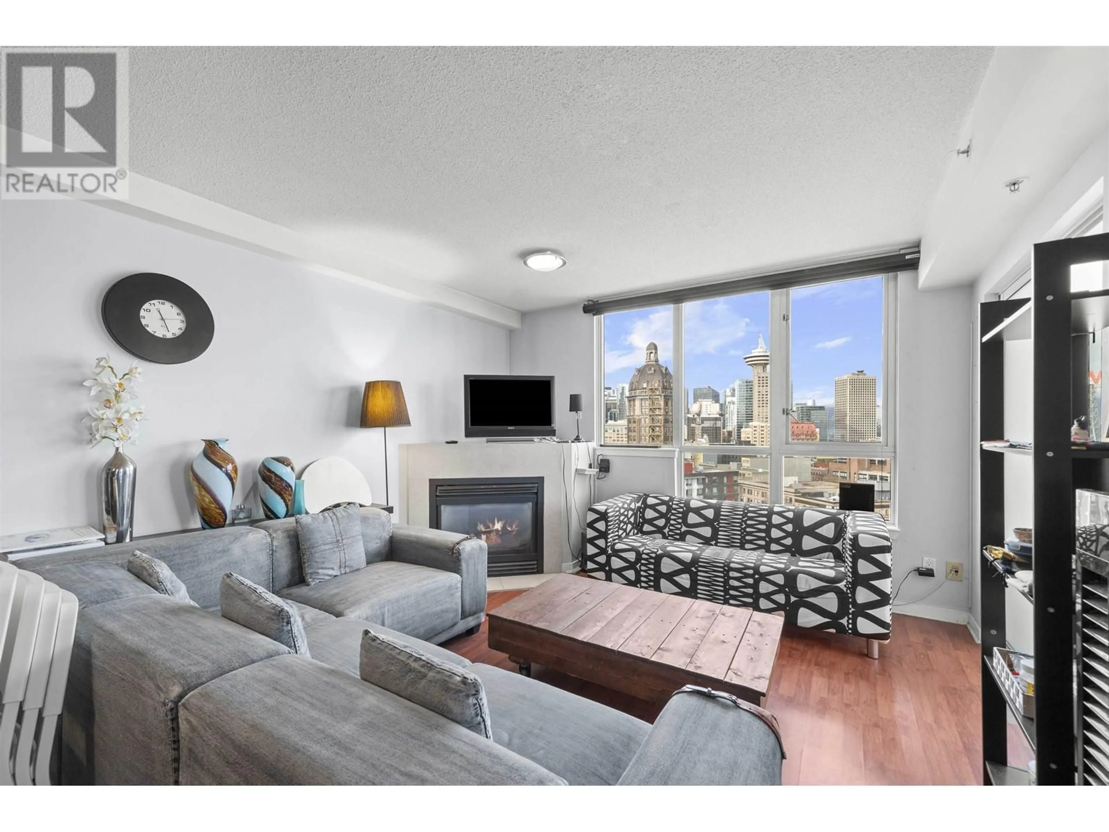 Living room, wood floors for 1905 63 KEEFER PLACE, Vancouver British Columbia V6B6N6