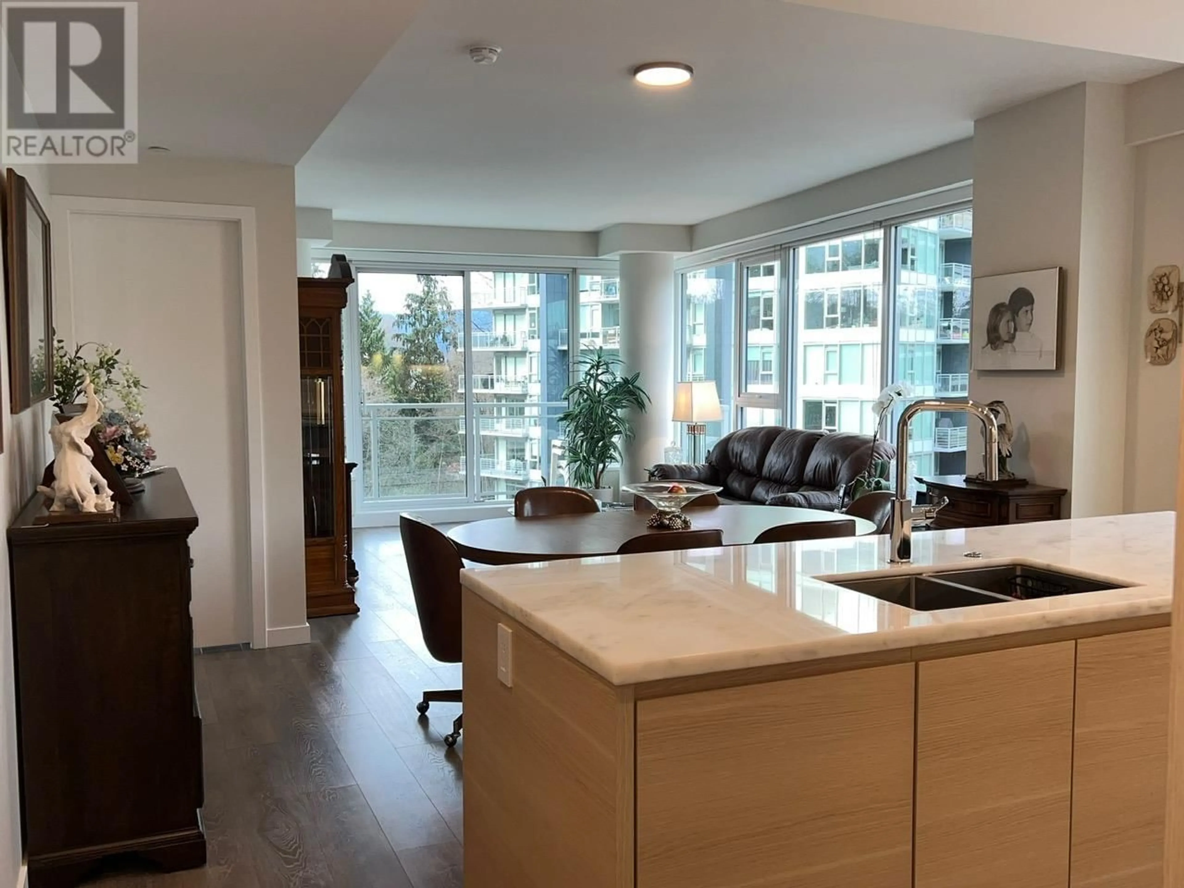 Open concept kitchen for 509 308 MORRISSEY ROAD, Port Moody British Columbia V3H0M2