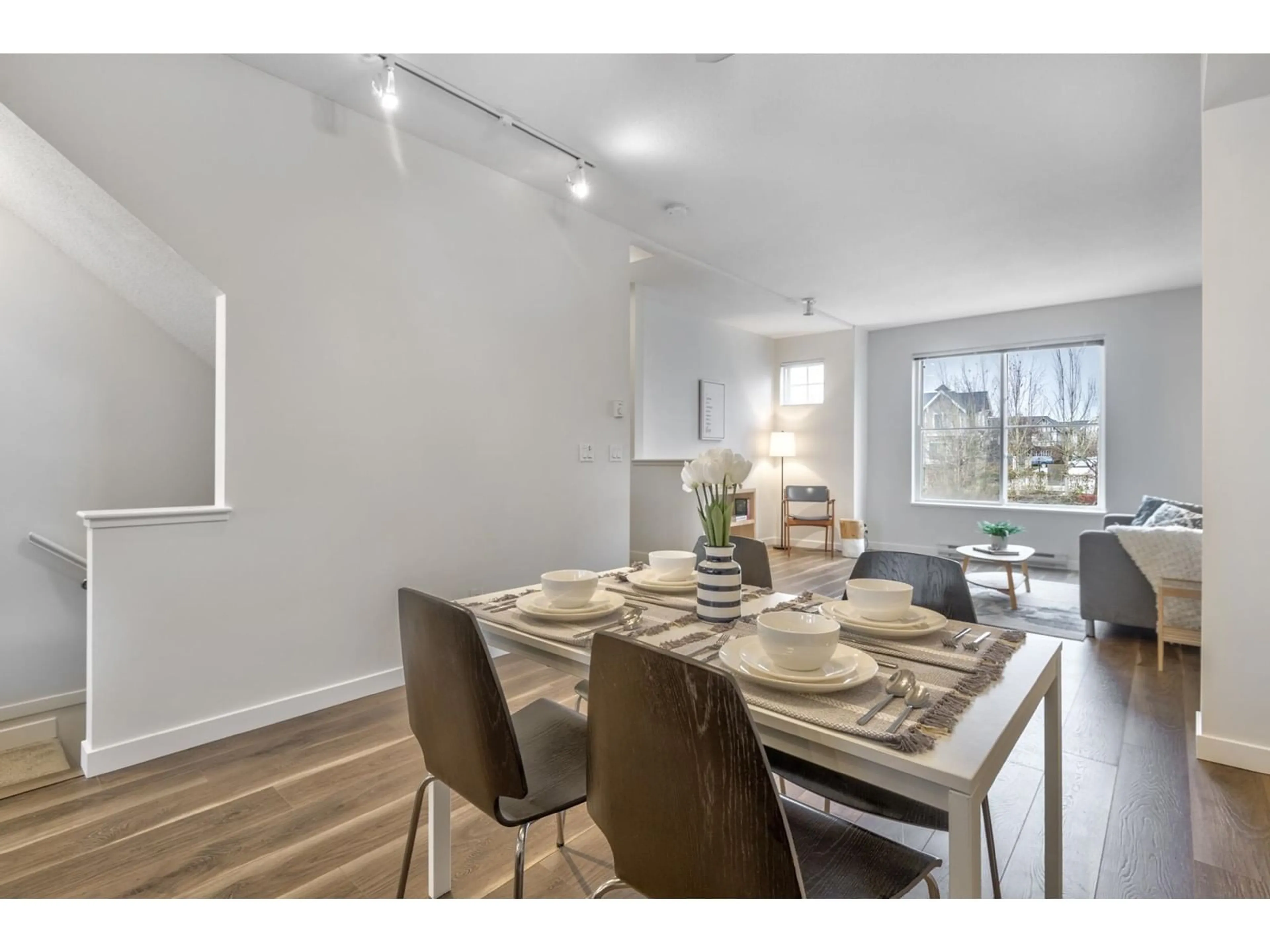 Dining room, wood floors for 57 31032 WESTRIDGE PLACE, Abbotsford British Columbia V2T0C6