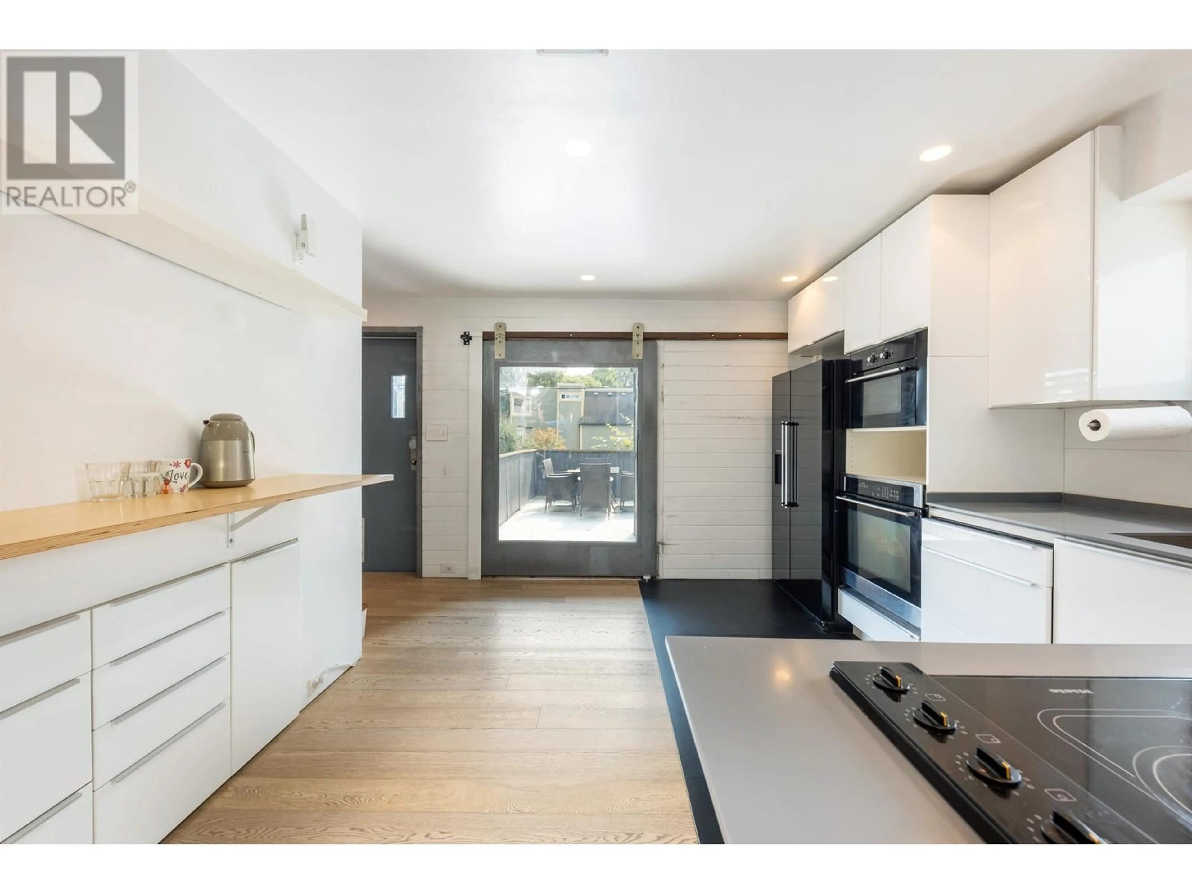 Open concept kitchen for 762 E PENDER STREET, Vancouver British Columbia V6A1V7