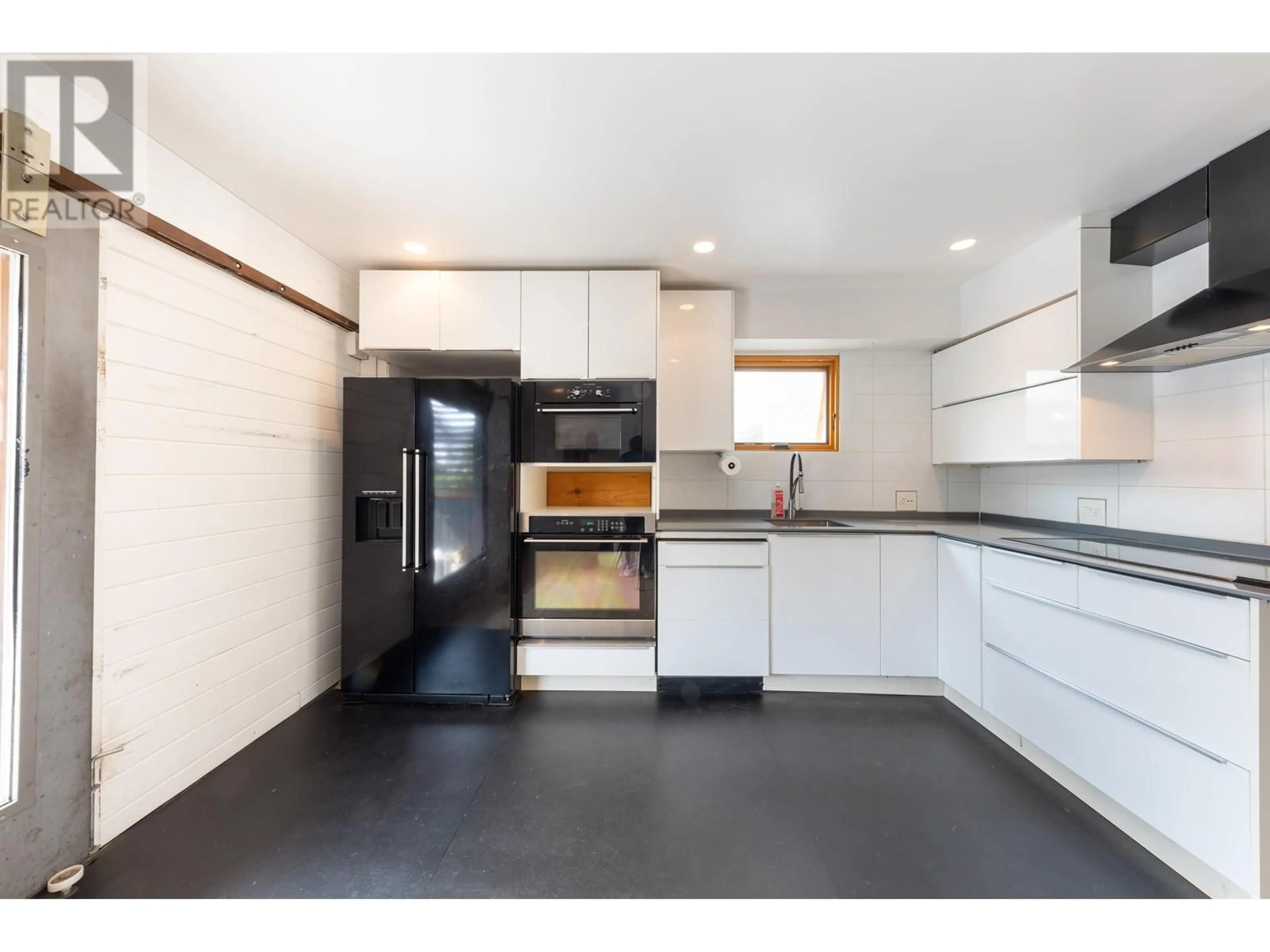 Kitchen, wood floors for 762 E PENDER STREET, Vancouver British Columbia V6A1V7