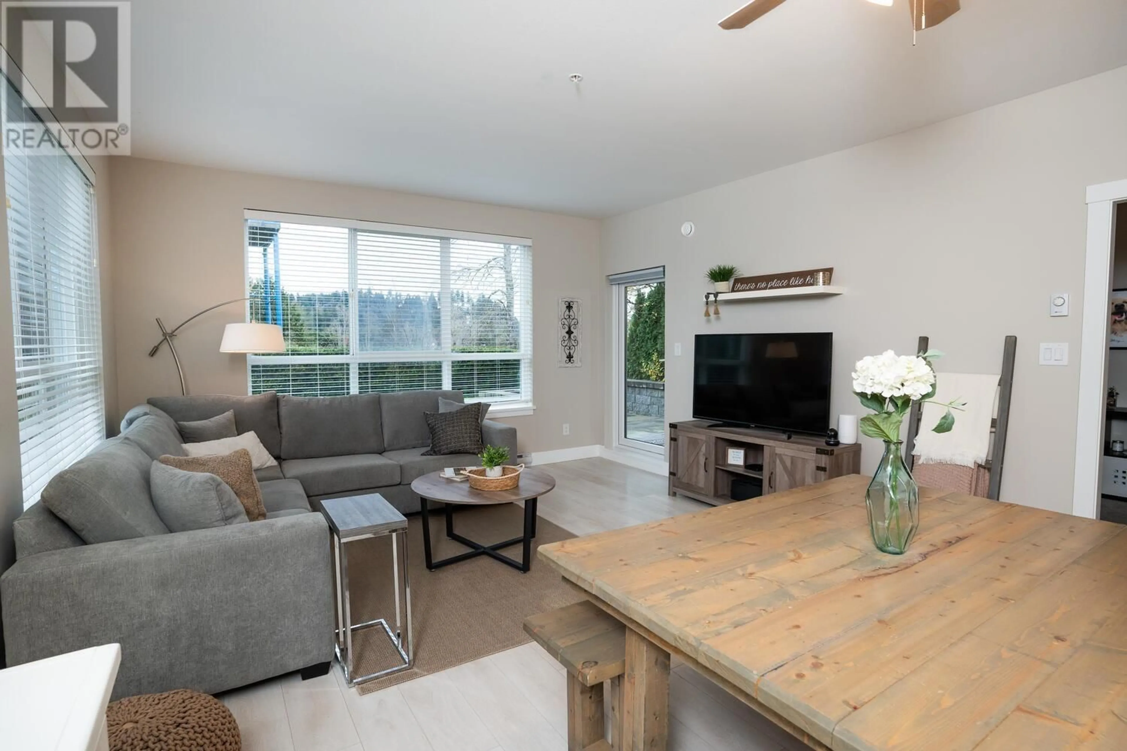 Living room, wood floors for 120 4690 HAWK LANE, Tsawwassen British Columbia V4M0C4