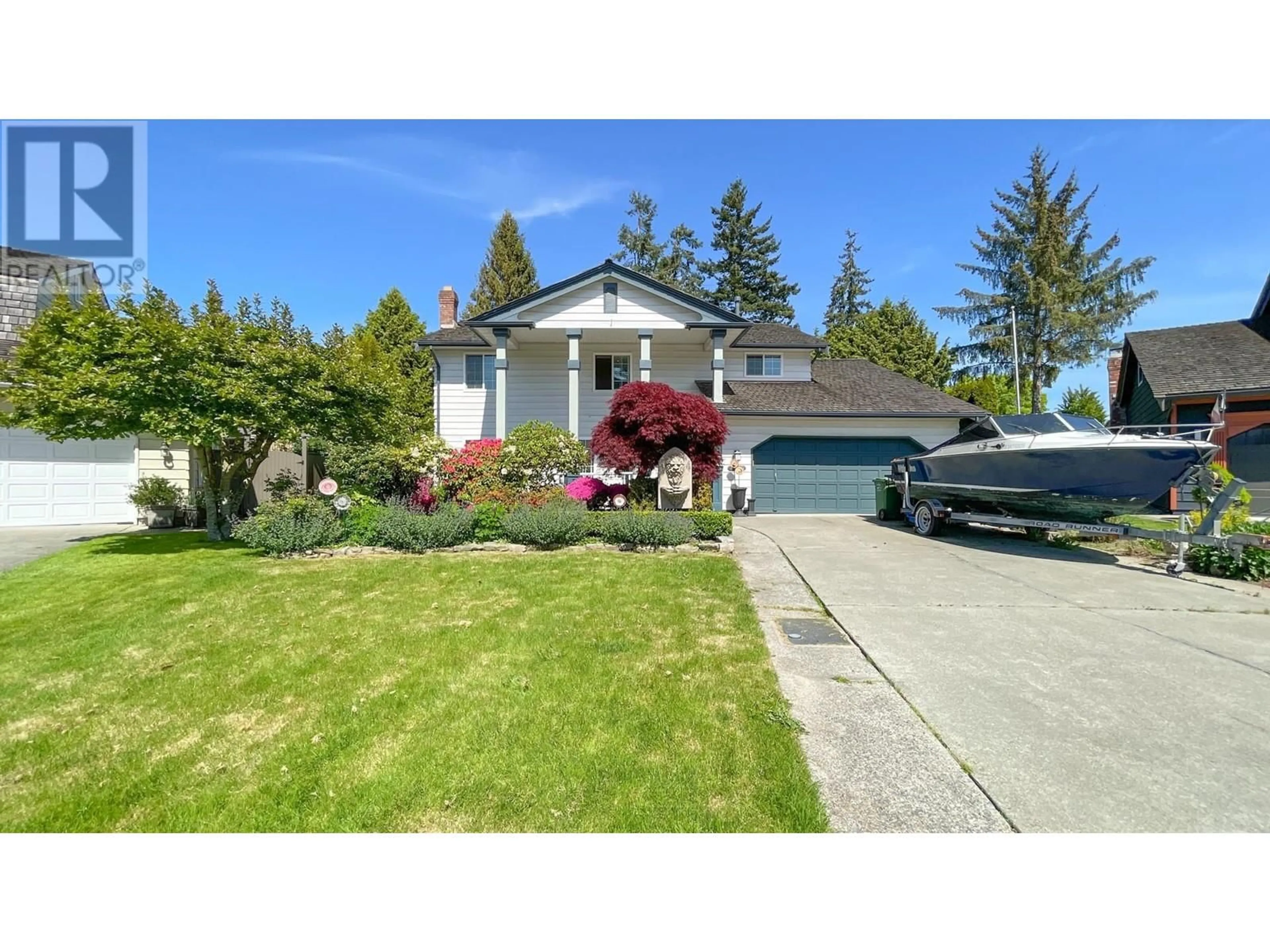 Frontside or backside of a home, the street view for 7580 WILLOWFIELD DRIVE, Richmond British Columbia V7C4S7